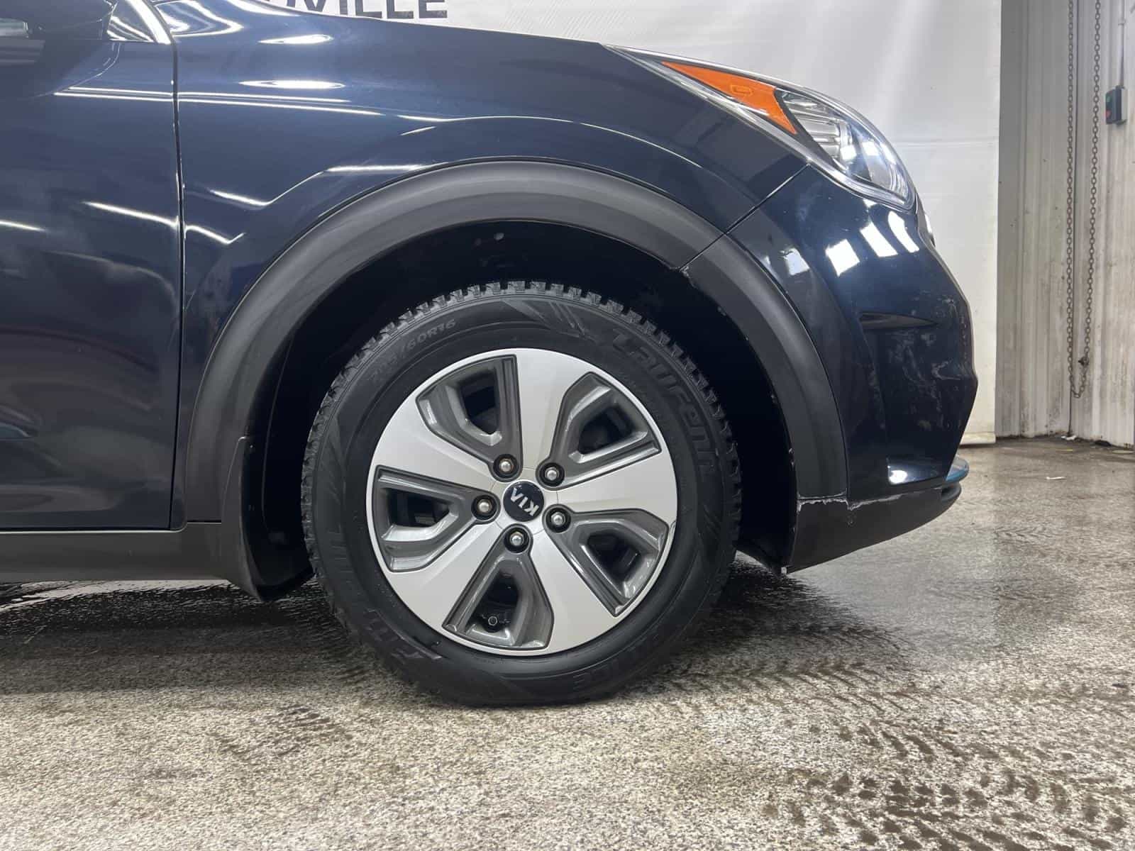 2019 Kia Niro EX Premium Plug-In - Image 3