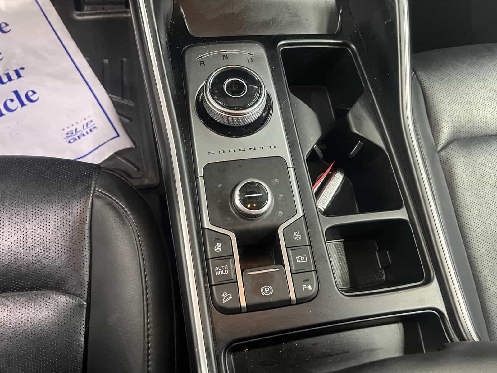 2022 Kia Sorento EX PHEV - Image 11