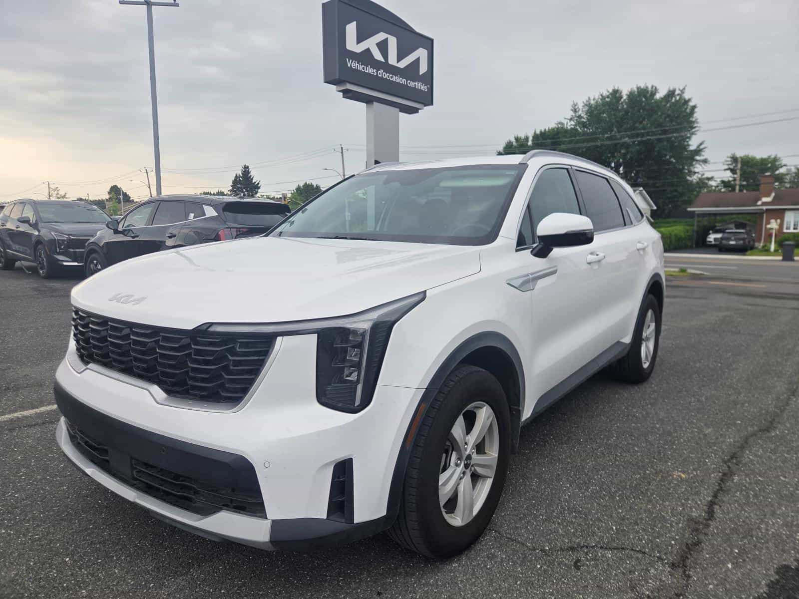 Image 1 Kia Sorento LX 2025