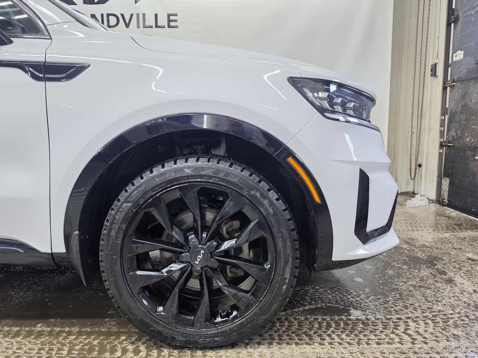 2023 Kia Sorento EX - Image 3