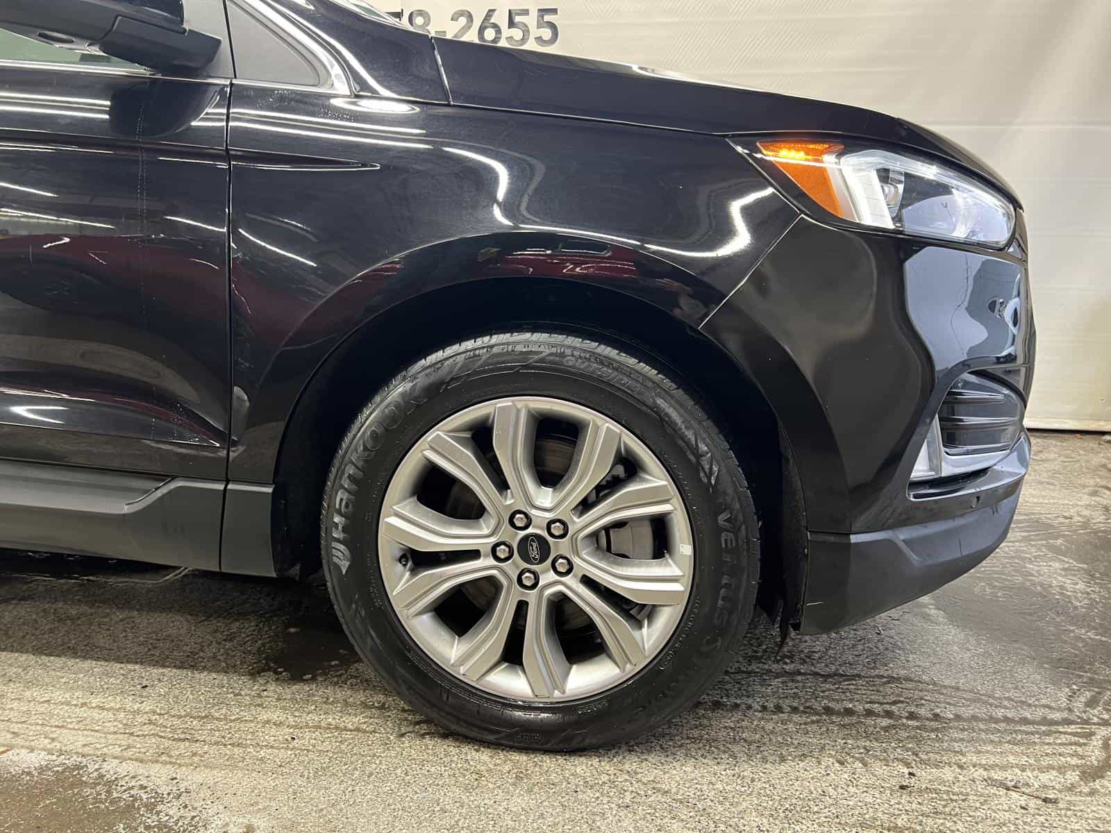 2024 Ford Edge Titanium - Image 3