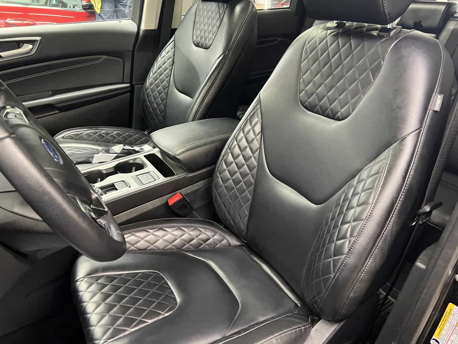 2024 Ford Edge Titanium - Image 7