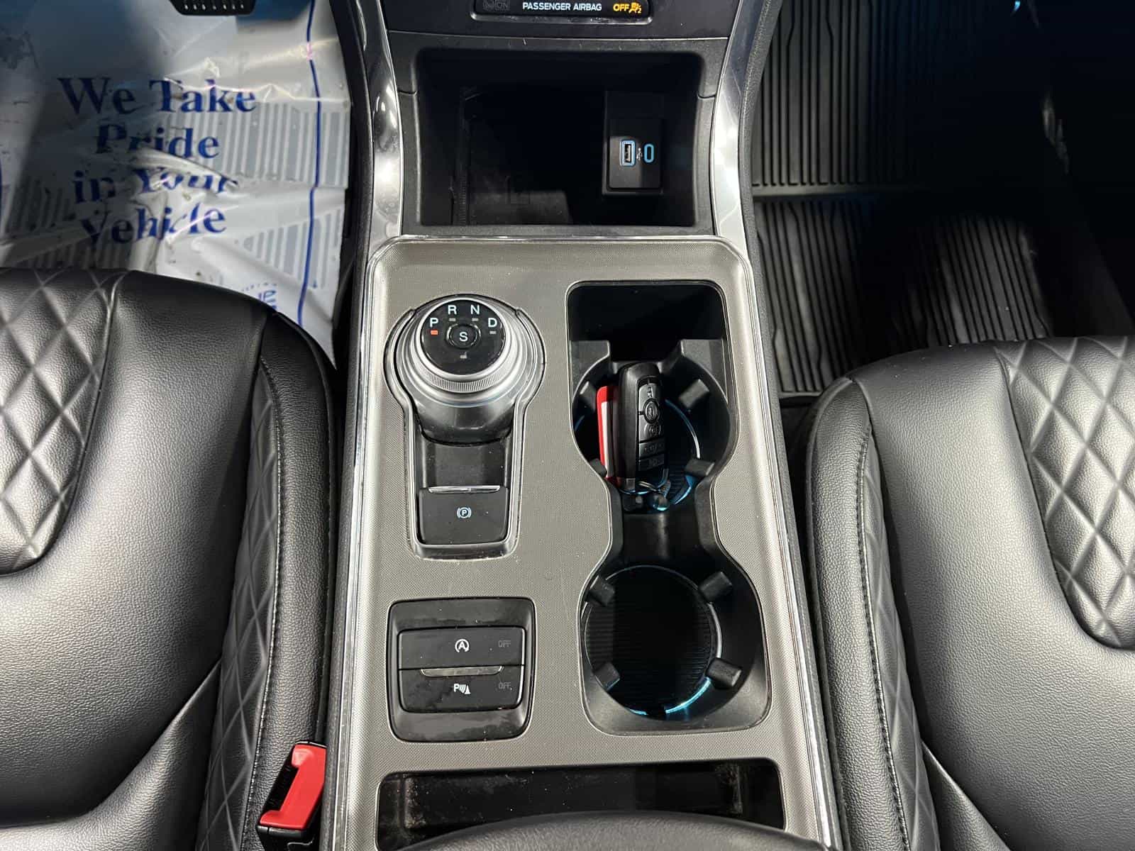 2024 Ford Edge Titanium - Image 11