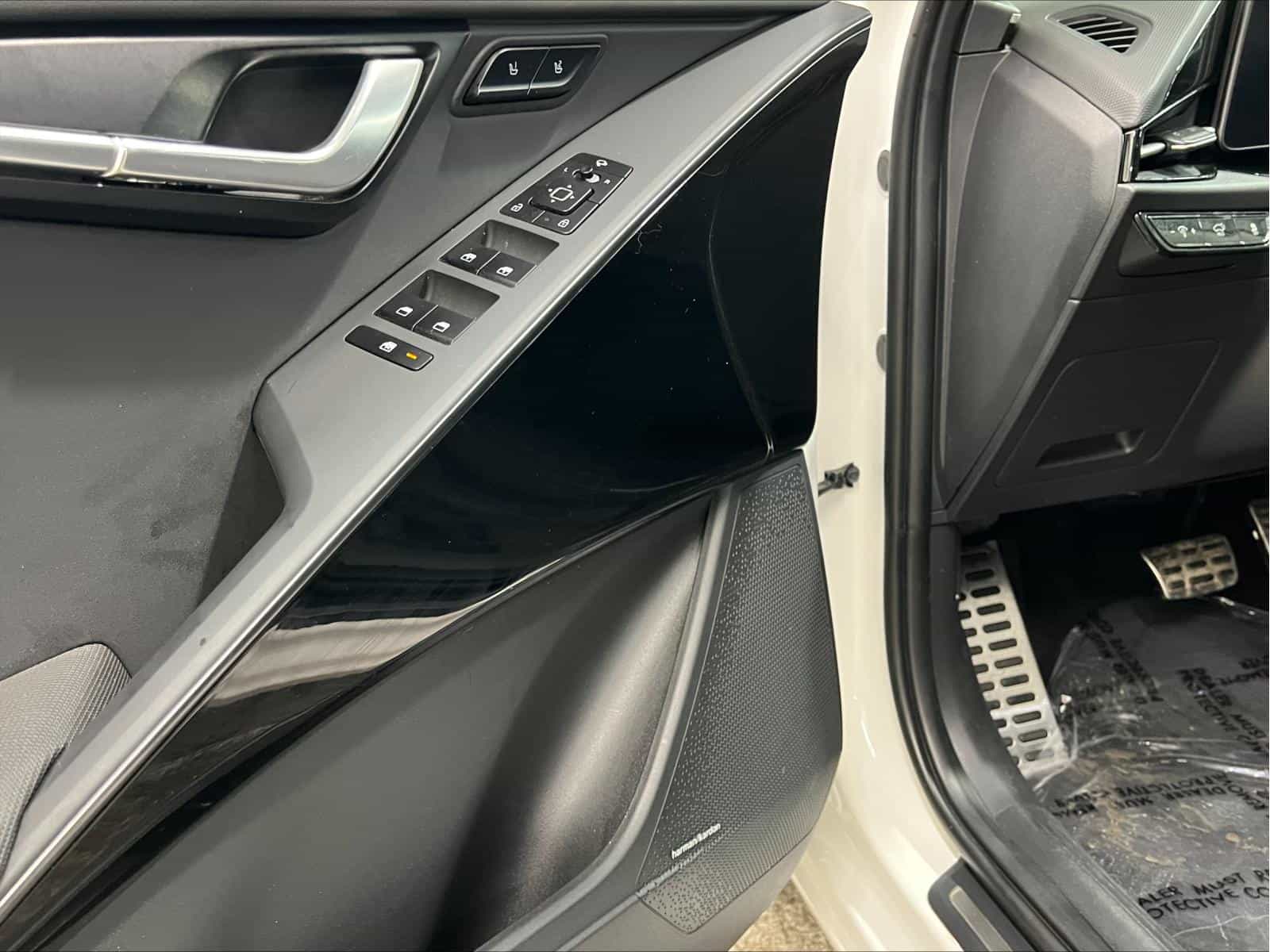 2025 Kia Niro Wave EV - Image 16