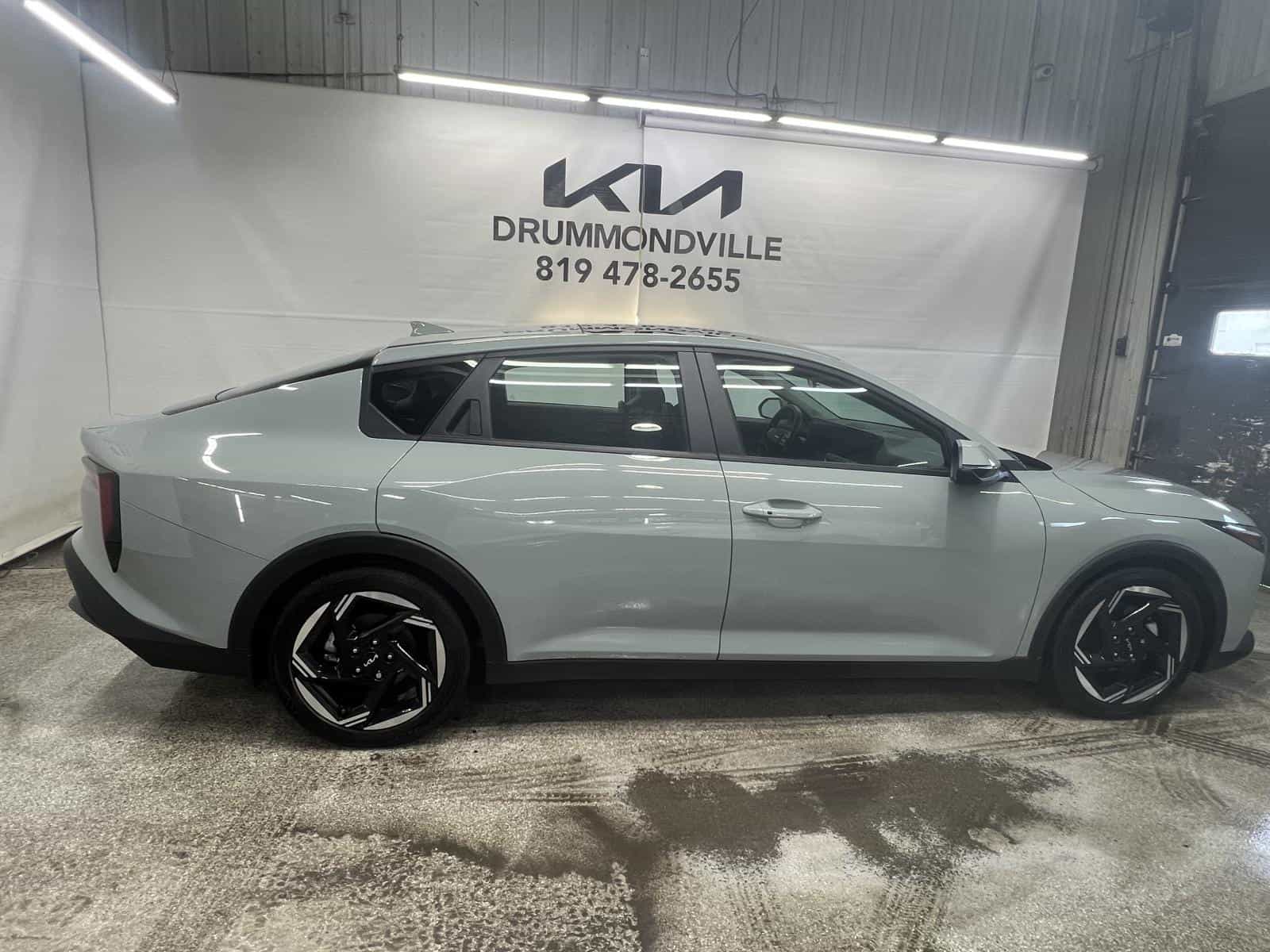 2025 Kia K4 EX + - Image 4