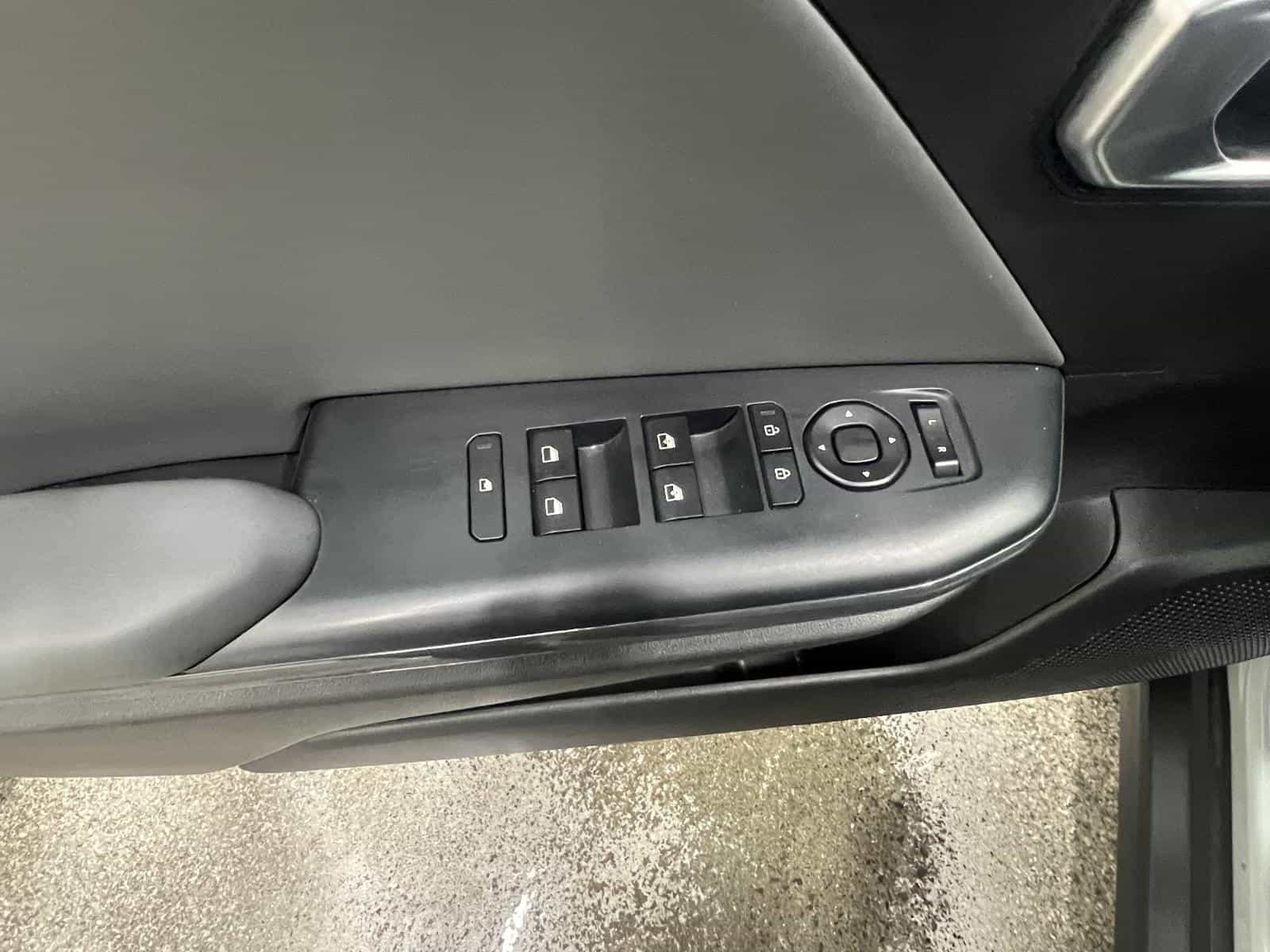 2025 Kia K4 EX + - Image 12