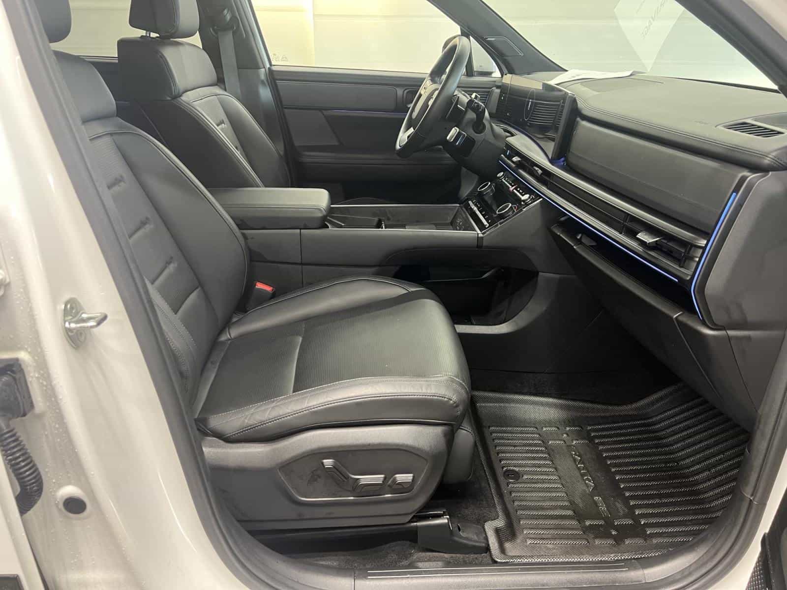 2025 Hyundai Santa Fe Ultimate Calligraphy - Image 9