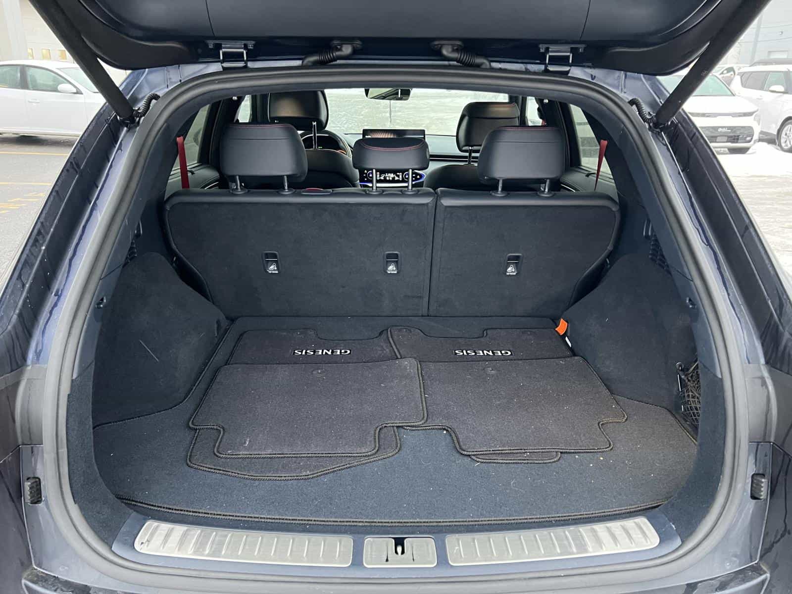 2023 Genesis GV70 Prestige 2.5T - Image 9