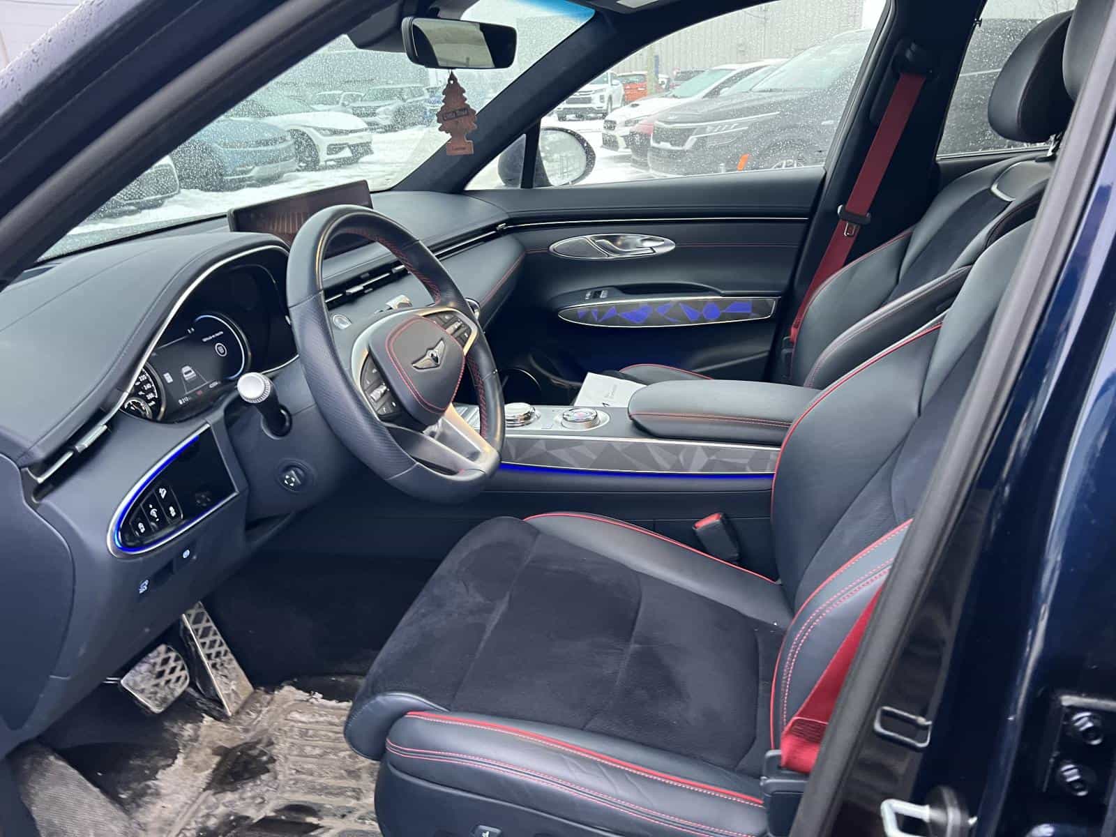 2023 Genesis GV70 Prestige 2.5T - Image 8