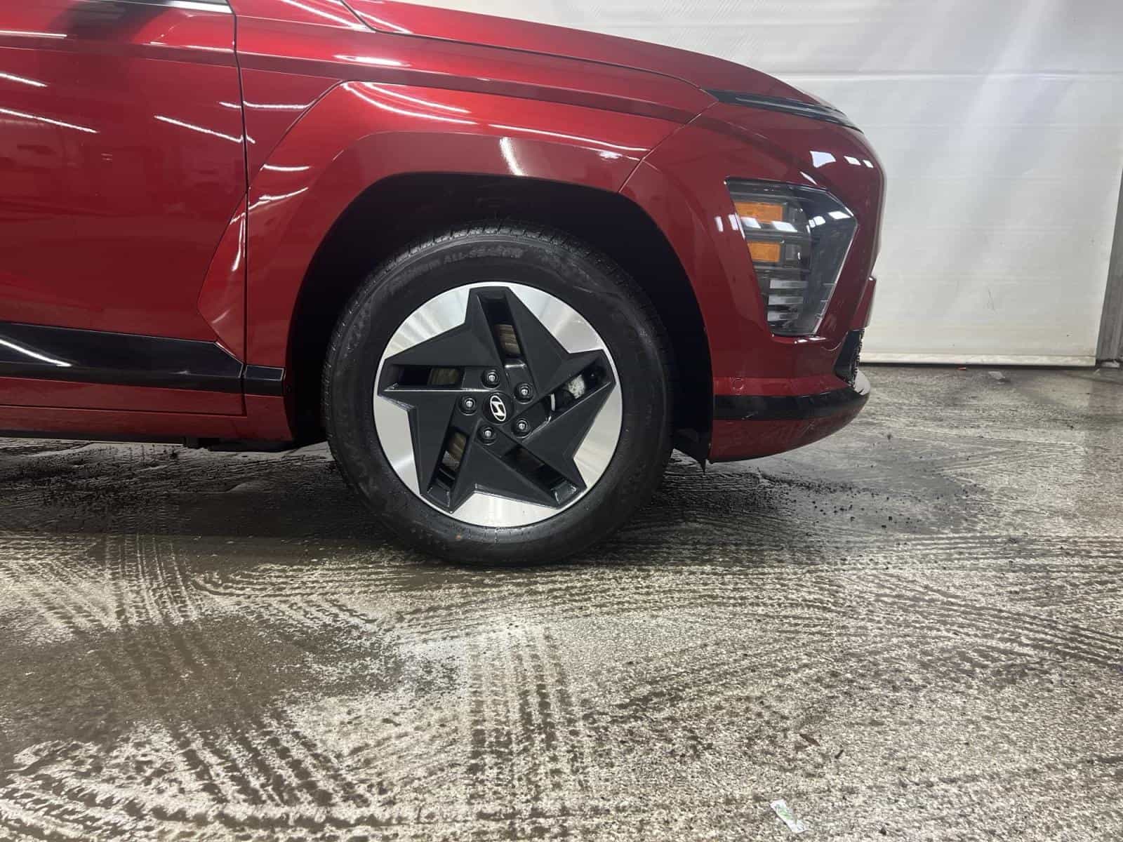 2026 Hyundai Kona EV Pref w/Ultimate - Image 3