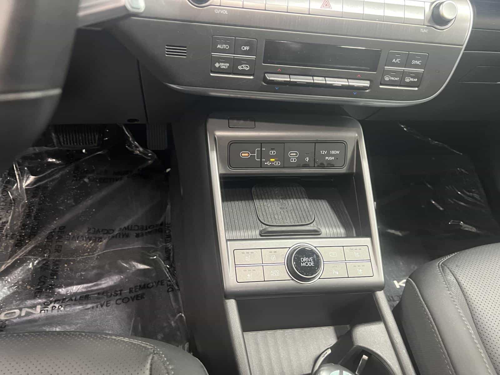 2026 Hyundai Kona EV Pref w/Ultimate - Image 12