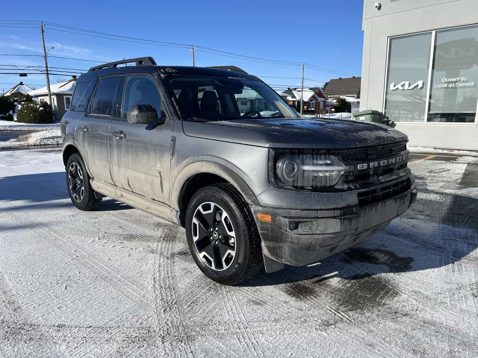 2024 Ford Bronco Outer Banks - Image 3