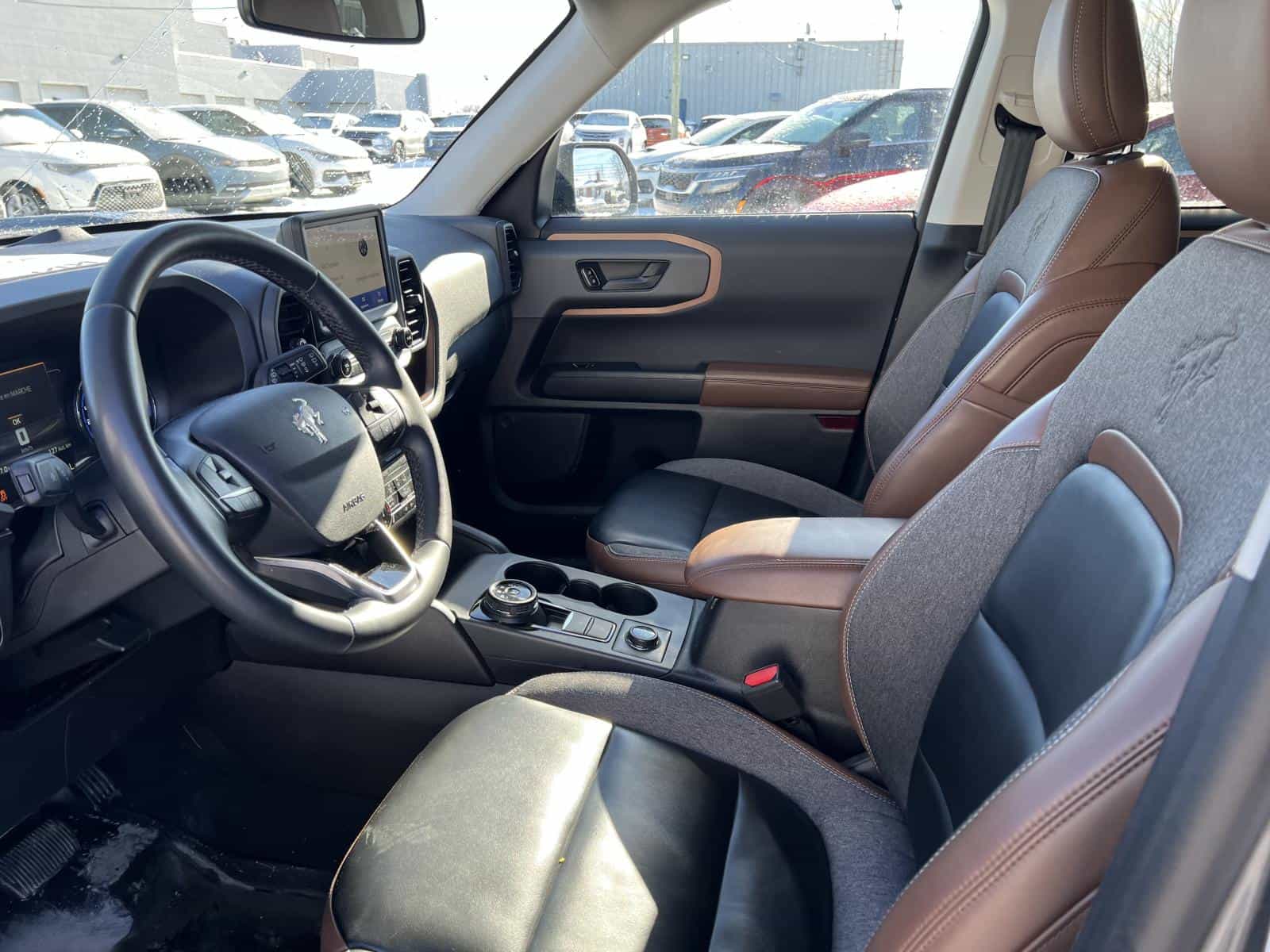 2024 Ford Bronco Outer Banks - Image 9