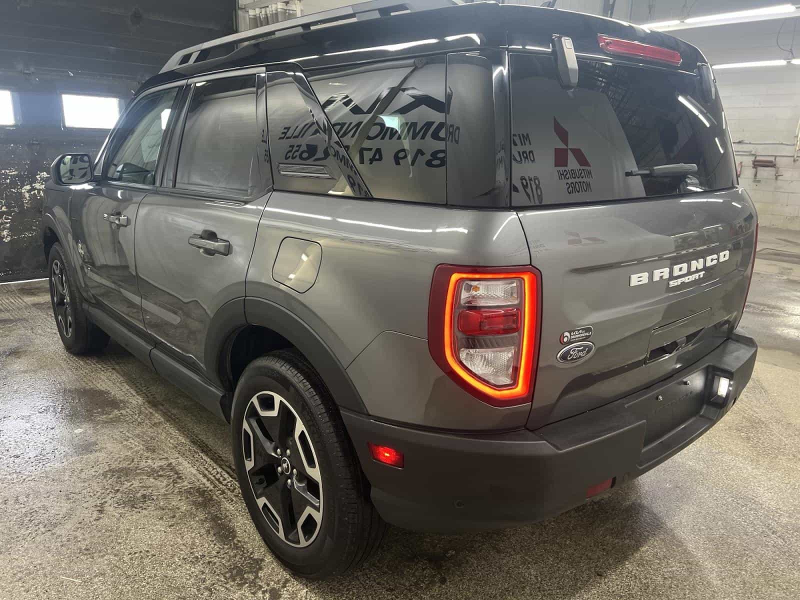 2024 Ford Bronco Outer Banks - Image 8