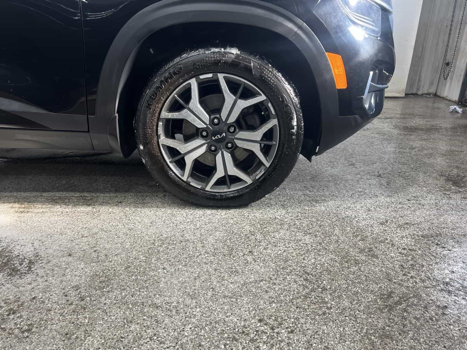 2022 Kia Seltos EX Premium - Image 3