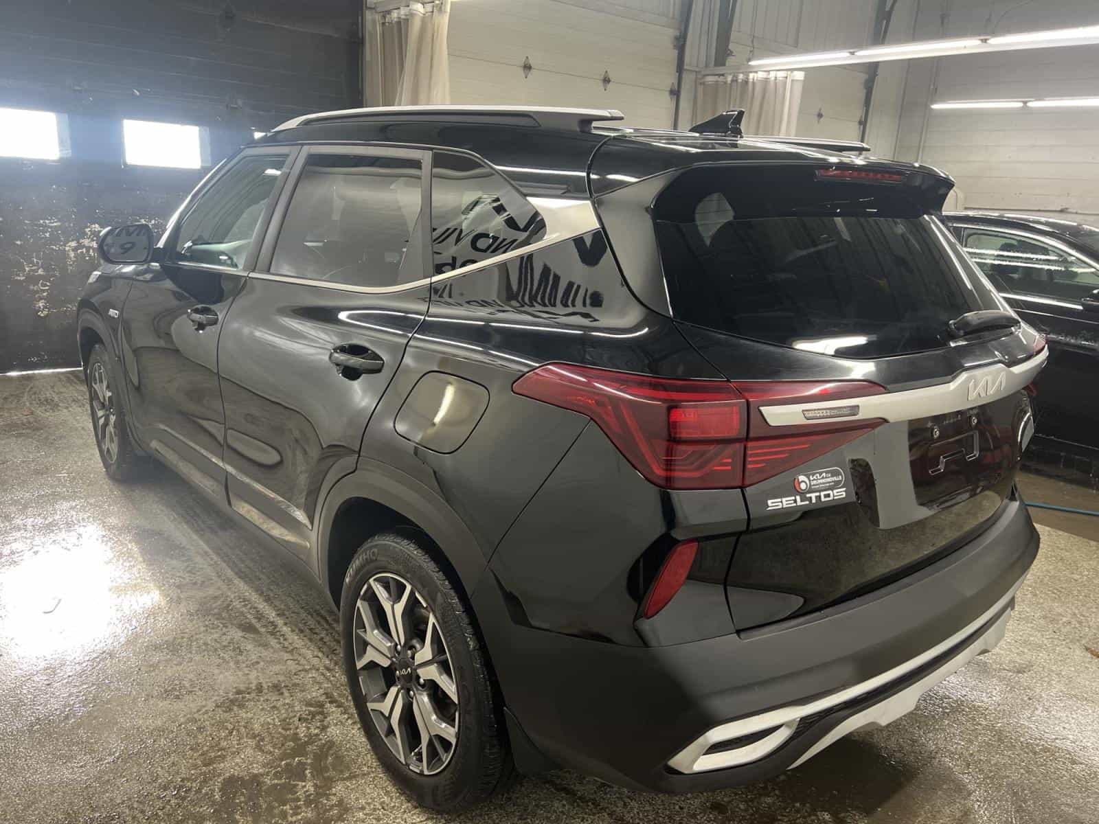 2022 Kia Seltos EX Premium - Image 8