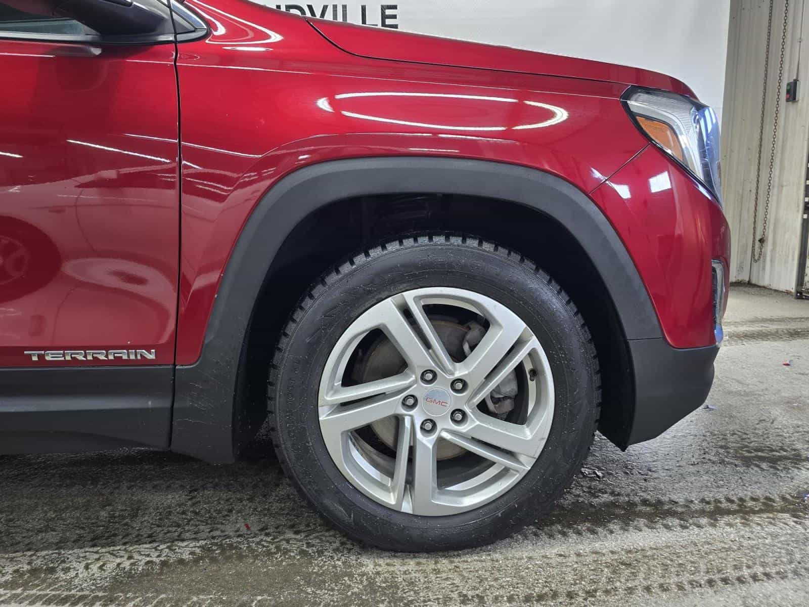 2020 GMC Terrain SLE - Image 3
