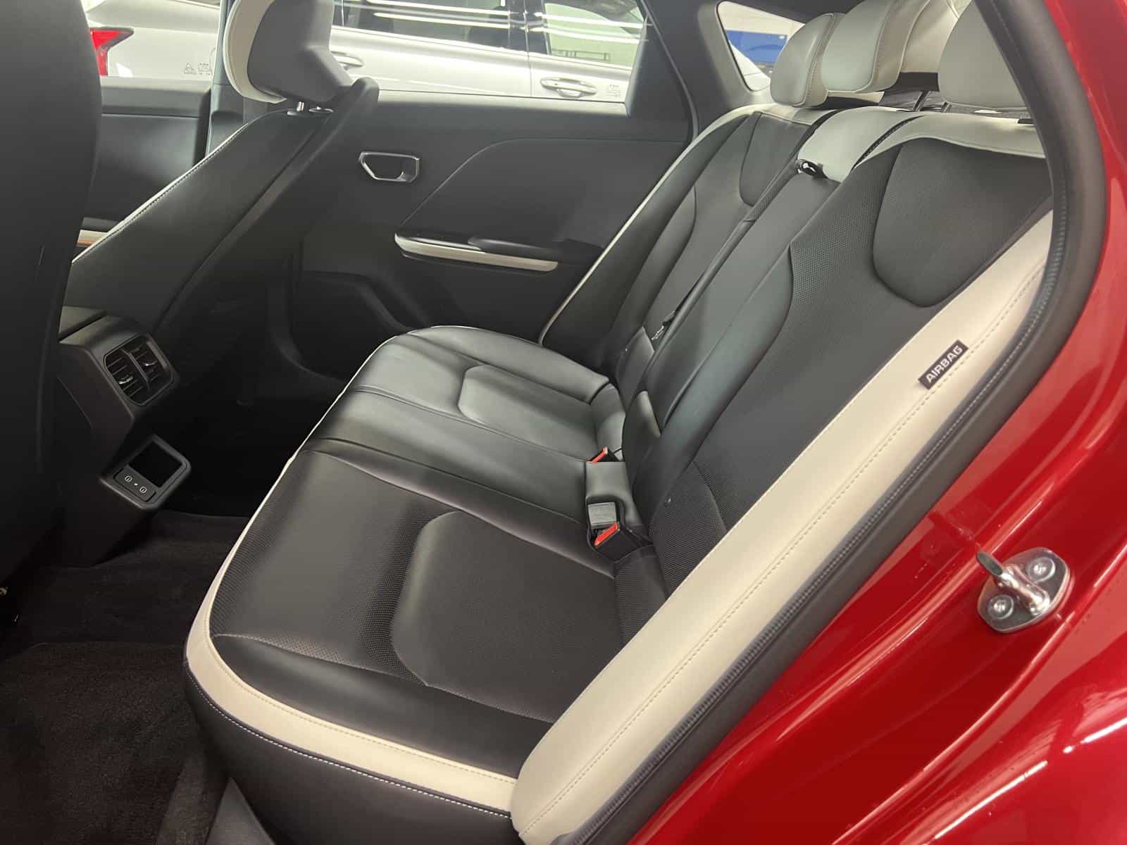 2025 Kia K4 GT-LINE TURBO LIMITED - Image 8