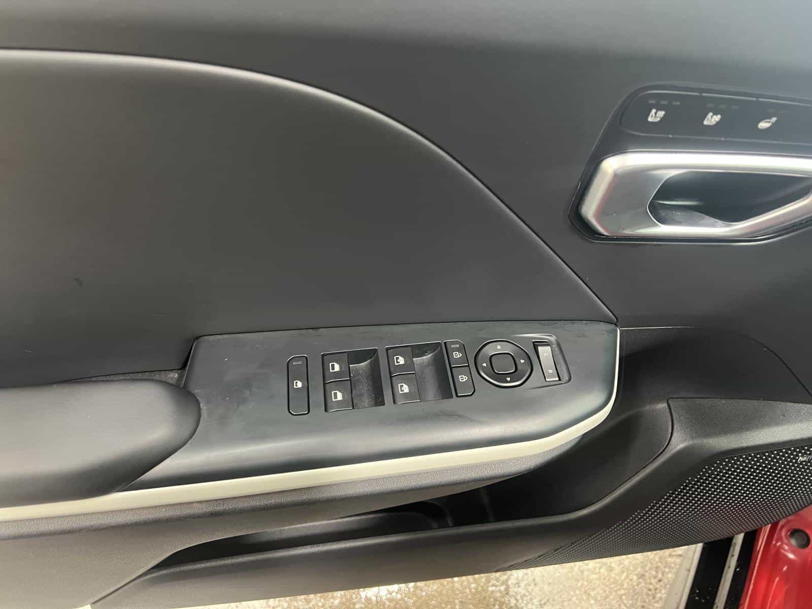 2025 Kia K4 GT-LINE TURBO LIMITED - Image 13