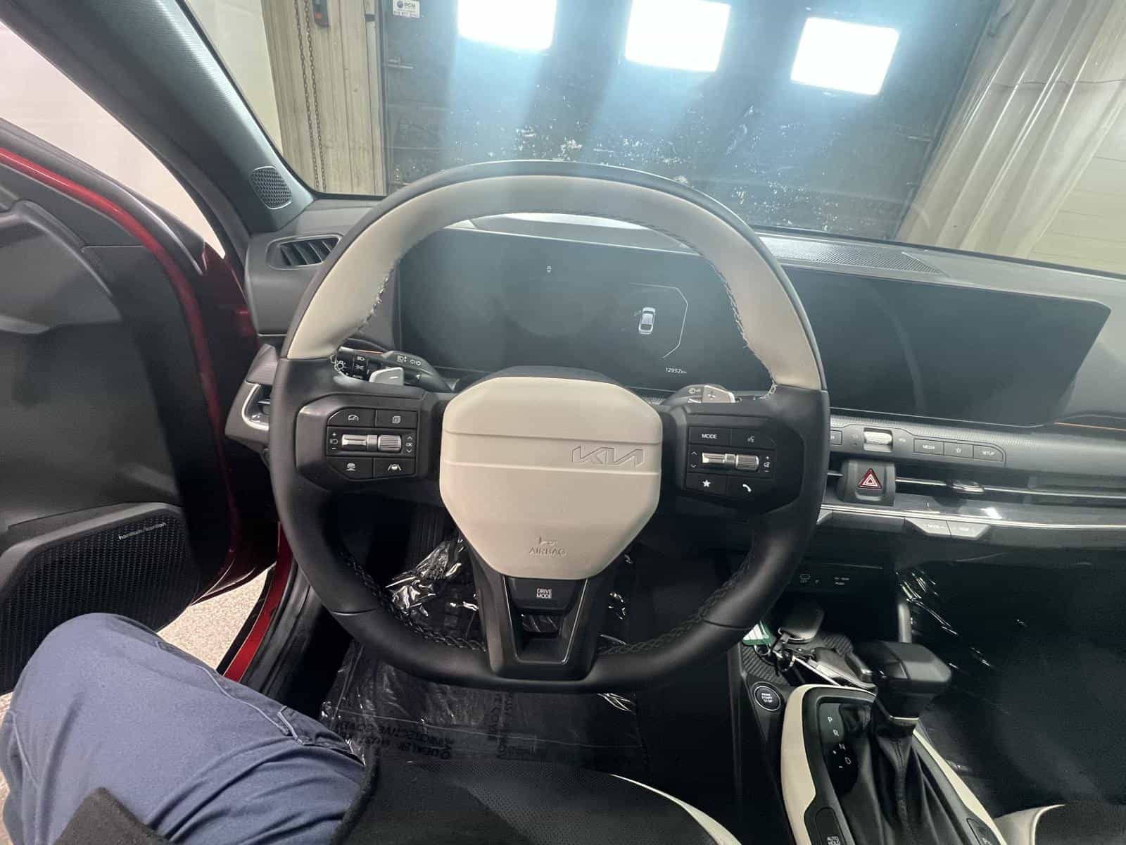 2025 Kia K4 GT-LINE TURBO LIMITED - Image 12