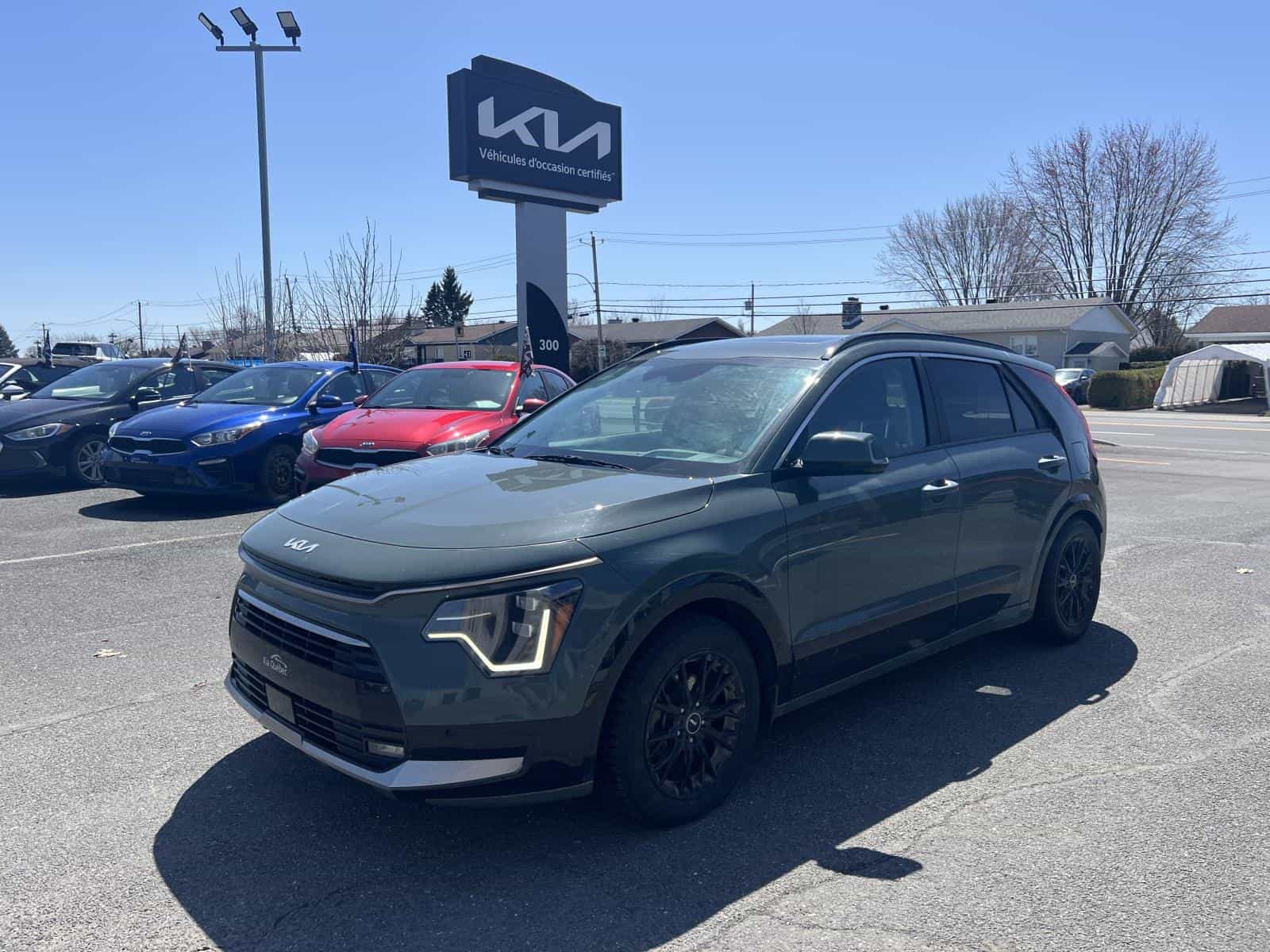 2023 Kia Niro SX - Image 1
