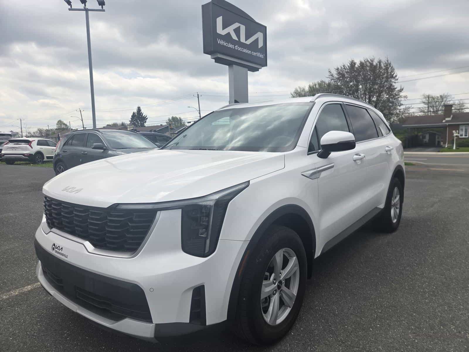 2025 Kia Sorento LX - Image 1