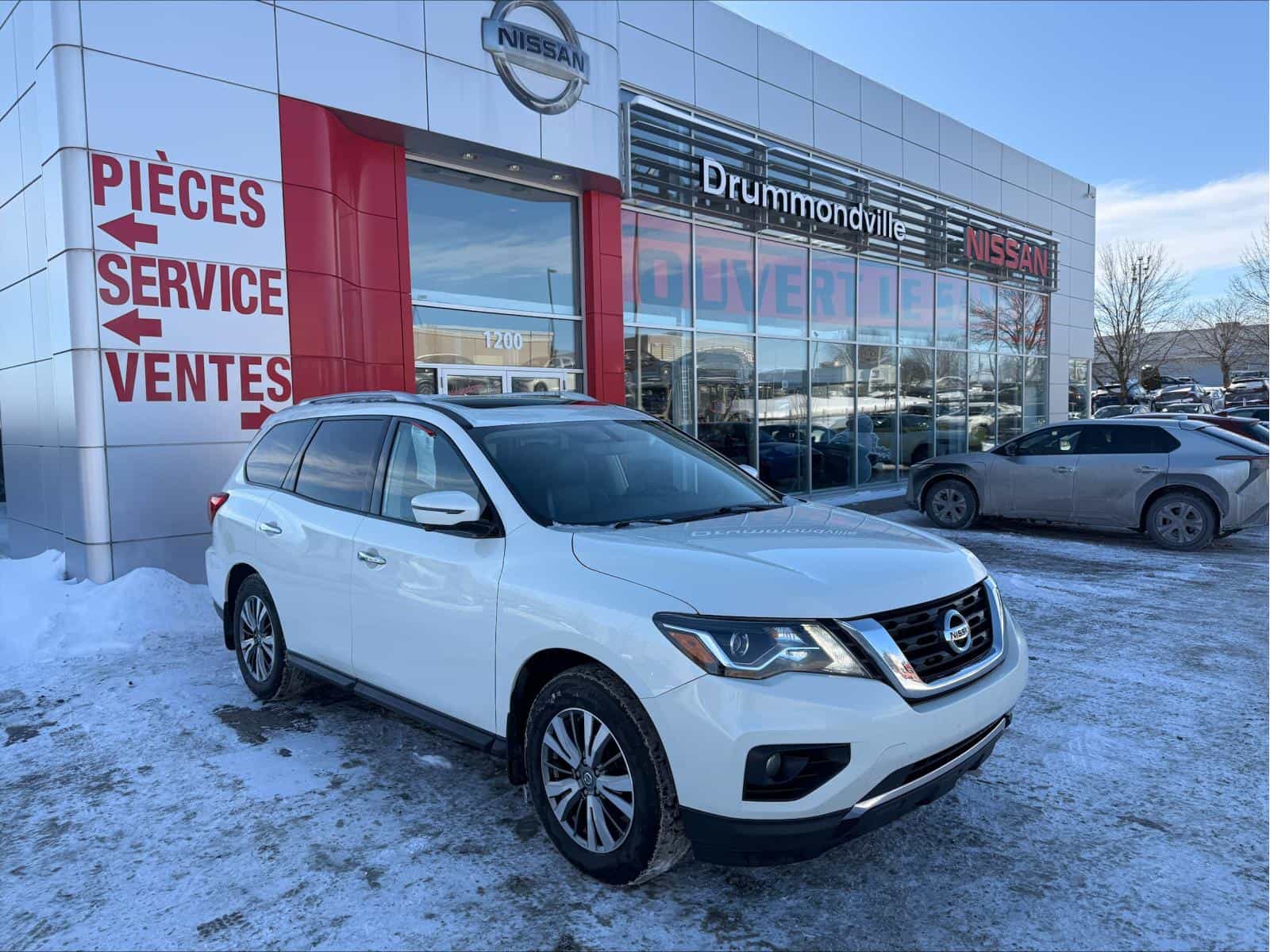 2019 Nissan Pathfinder SL Premium - Image 1