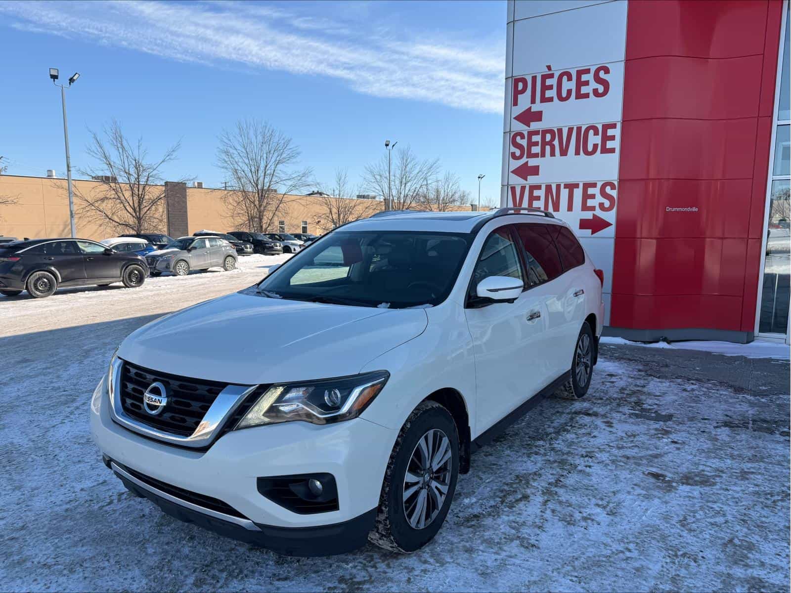 2019 Nissan Pathfinder SL Premium - Image 4