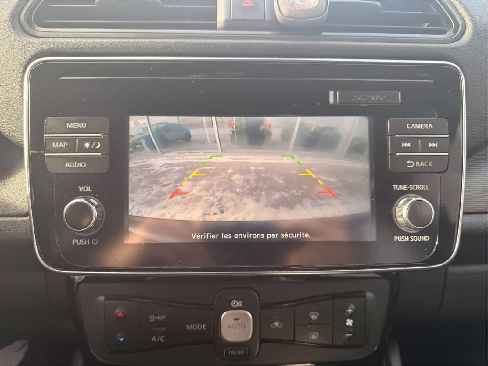 2019 Nissan Leaf SV - Image 18