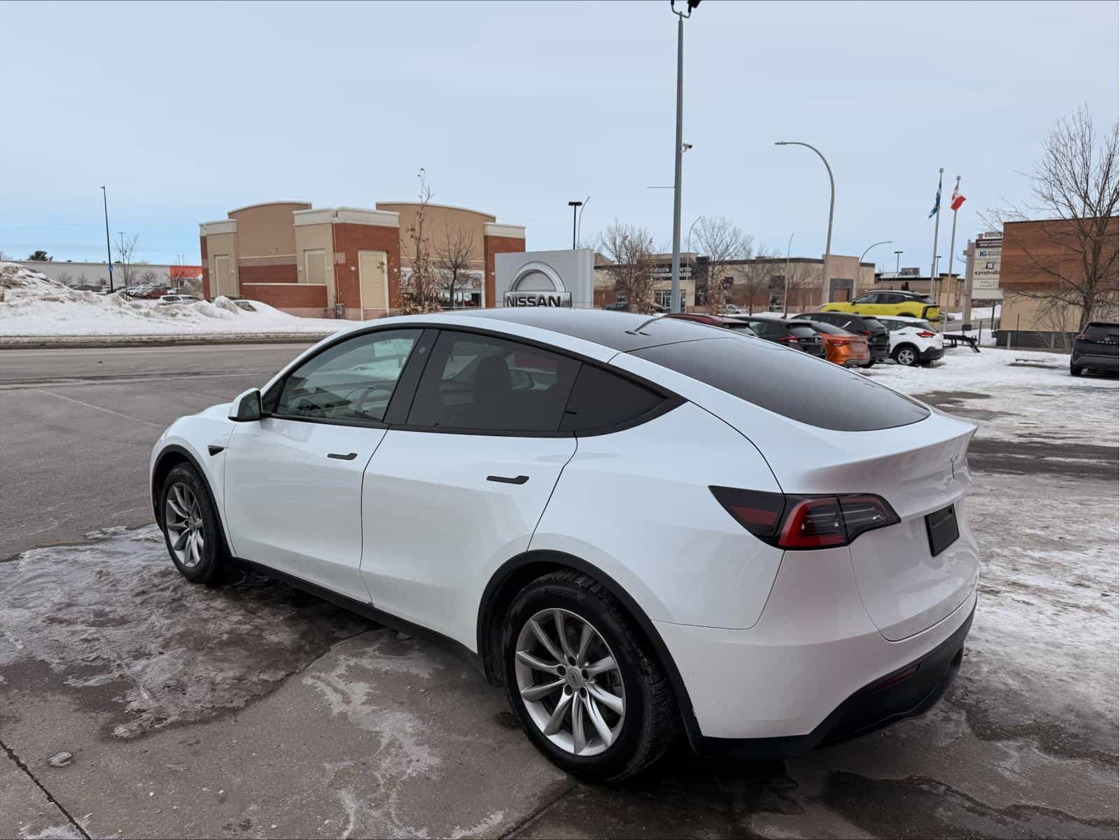 2021 Tesla Model Y Standard Range - Image 5