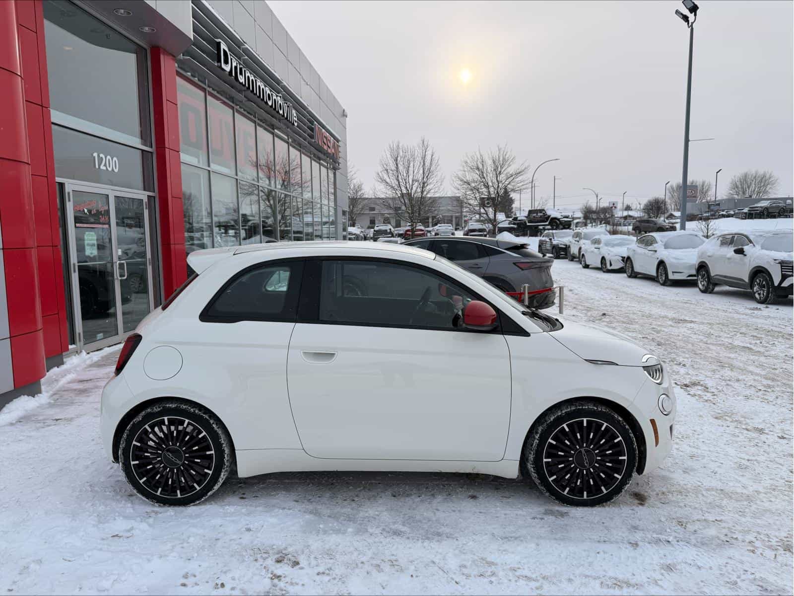 2024 Fiat 500E 500e RED - Image 10