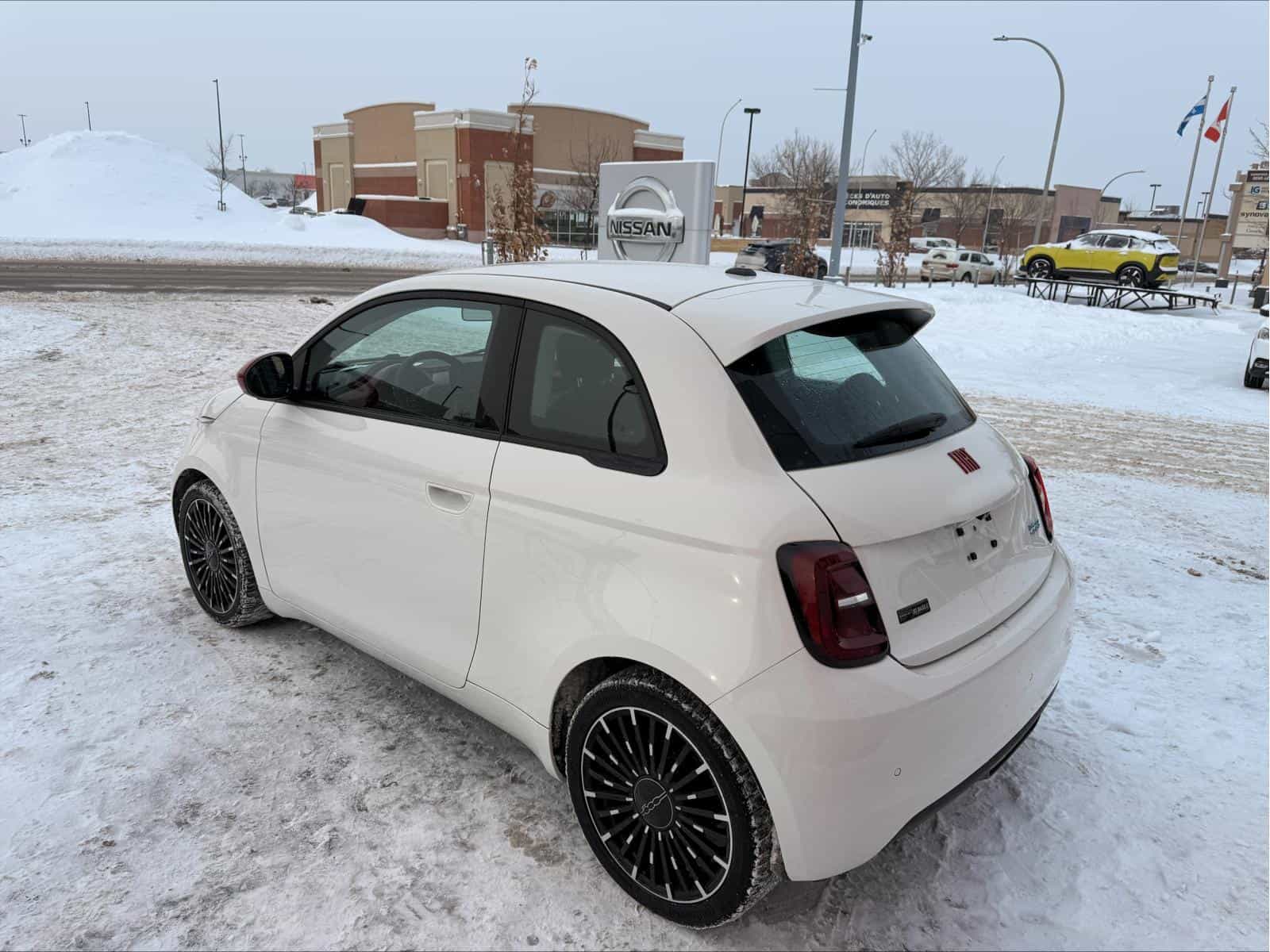 2024 Fiat 500E 500e RED - Image 6
