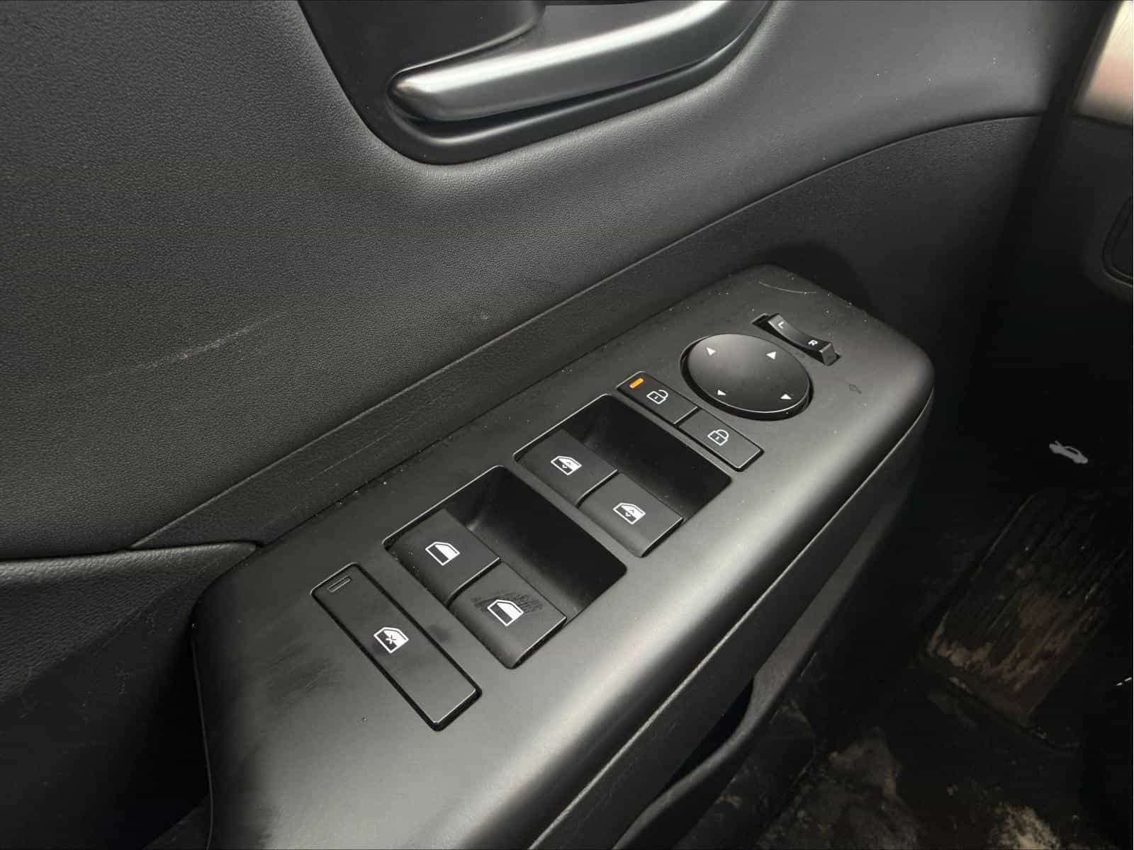 2025 Hyundai Kona EV Preferred - Image 20