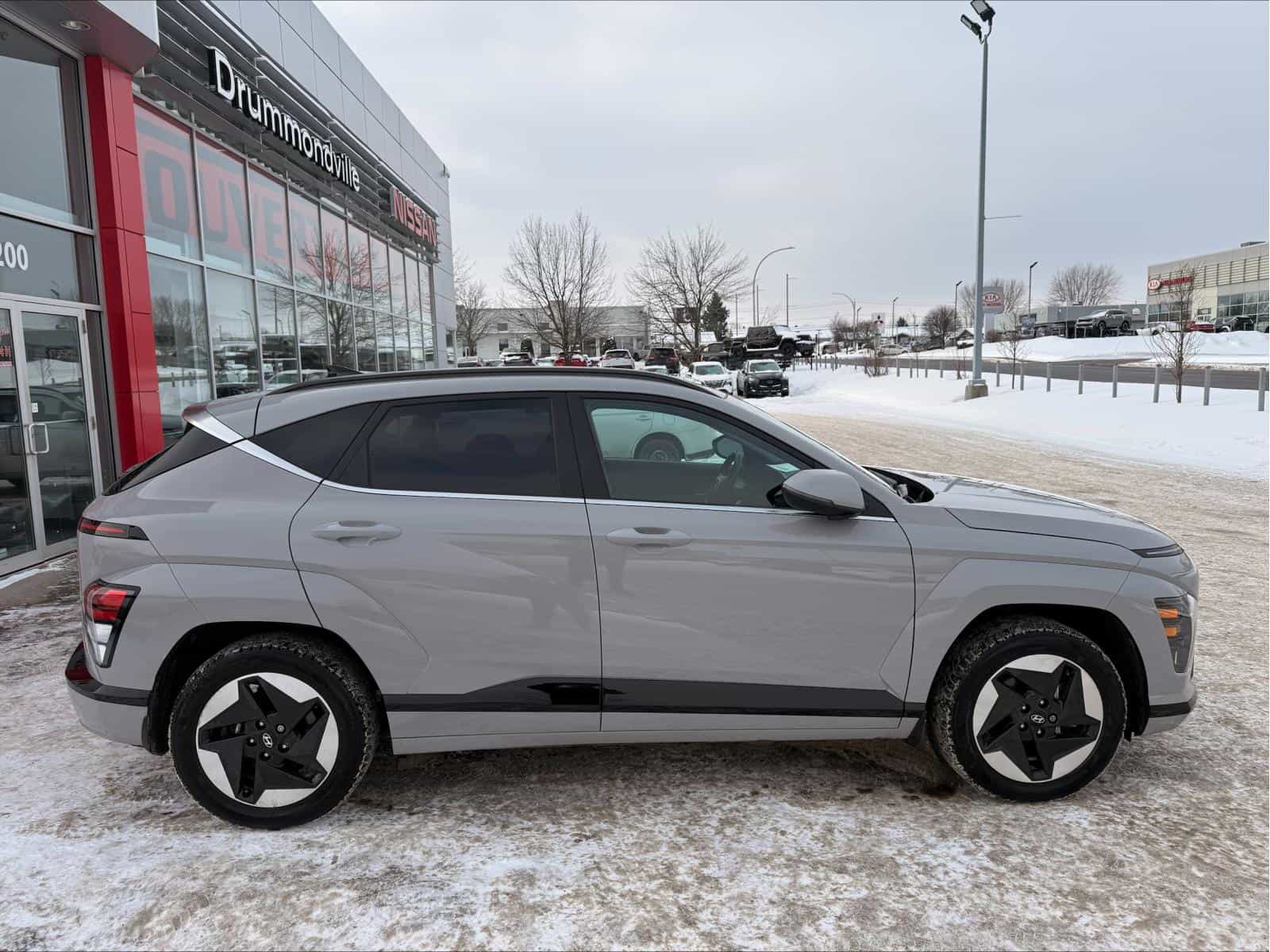 2025 Hyundai Kona EV Preferred - Image 10