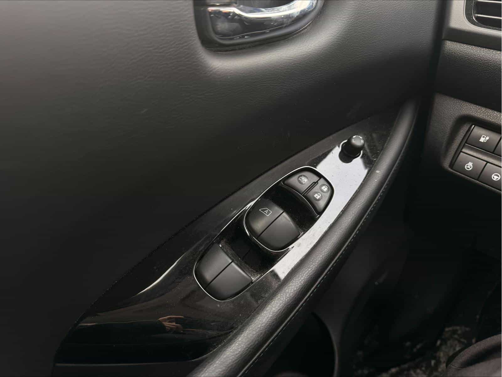 2018 Nissan Leaf SL - Image 20