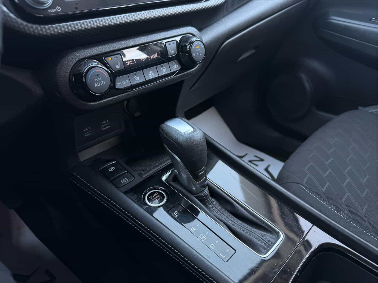 Image 17 Nissan Kicks SV 2023