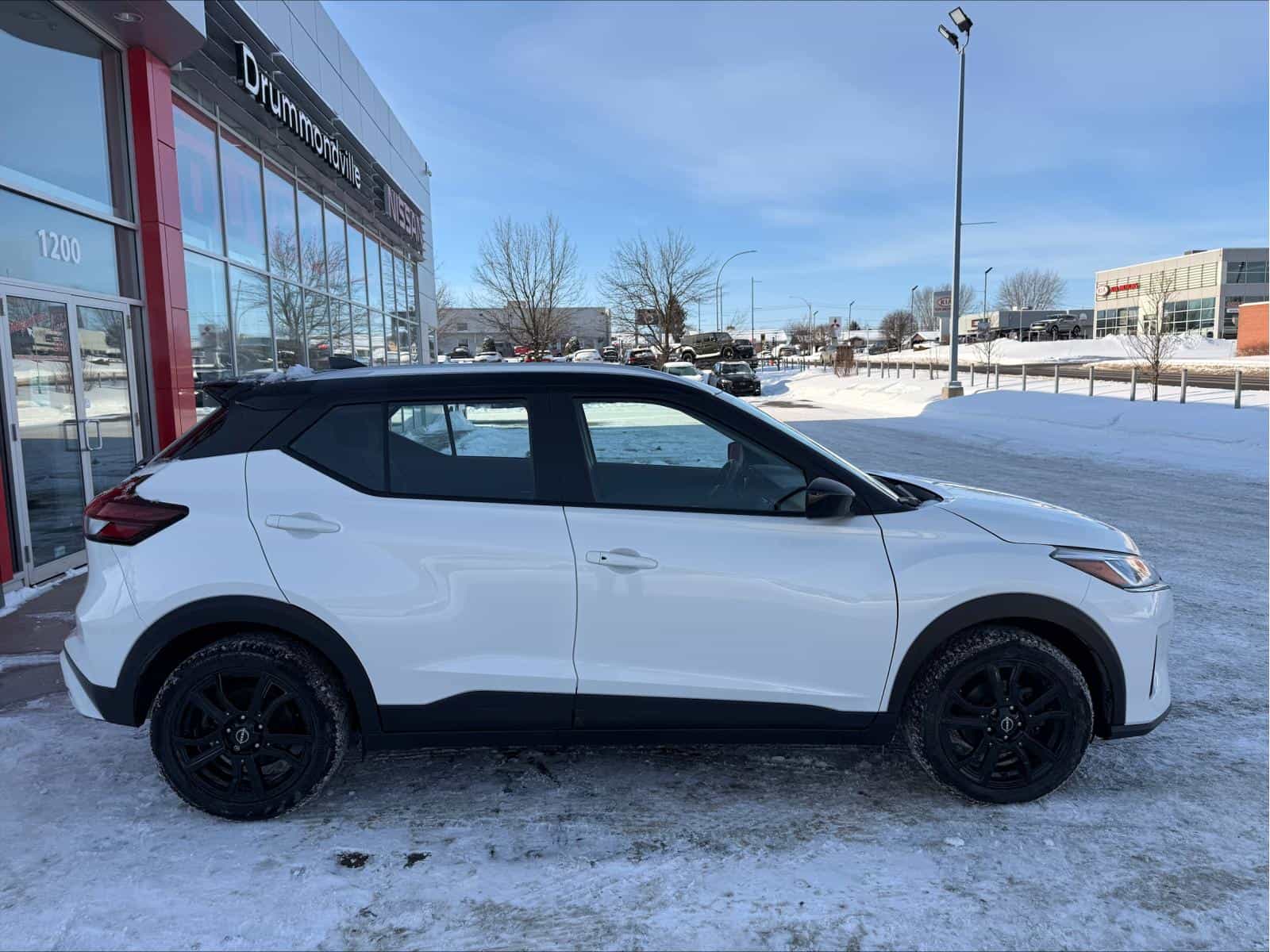 Image 9 Nissan Kicks SV 2023