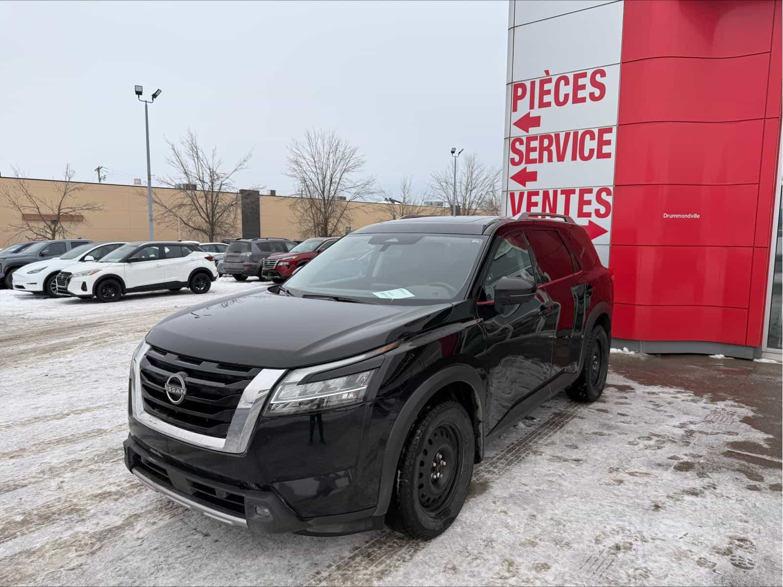 Image 4 Nissan Pathfinder SL 2023