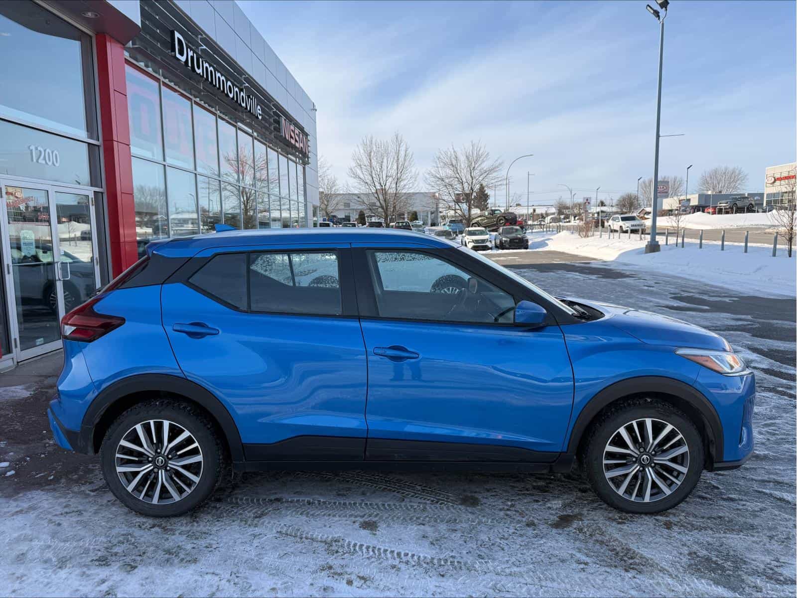 2021 Nissan Kicks SV - Image 4