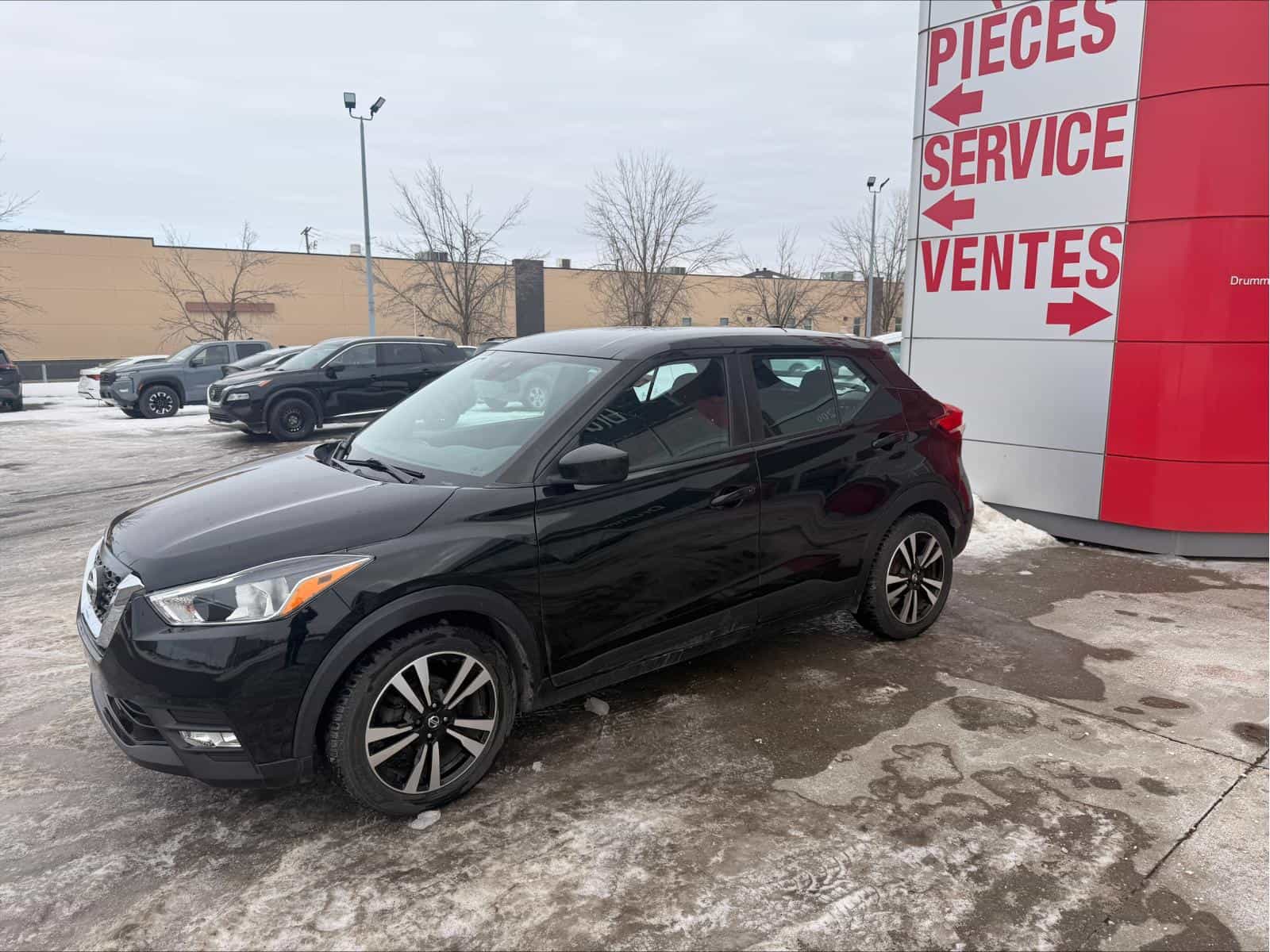 2020 Nissan Kicks SV - Image 4