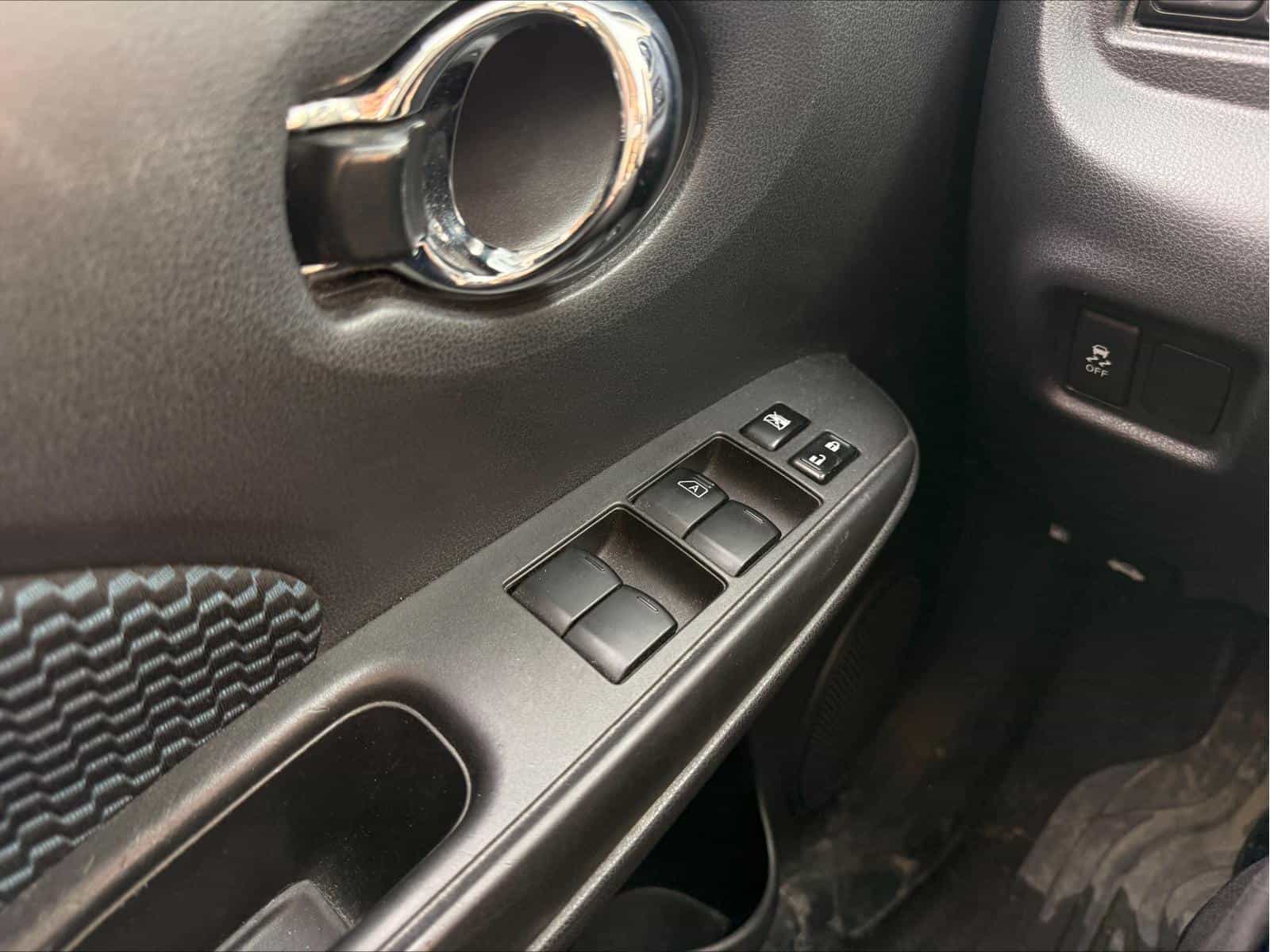 Image 14 Nissan Versa Note SV 2018