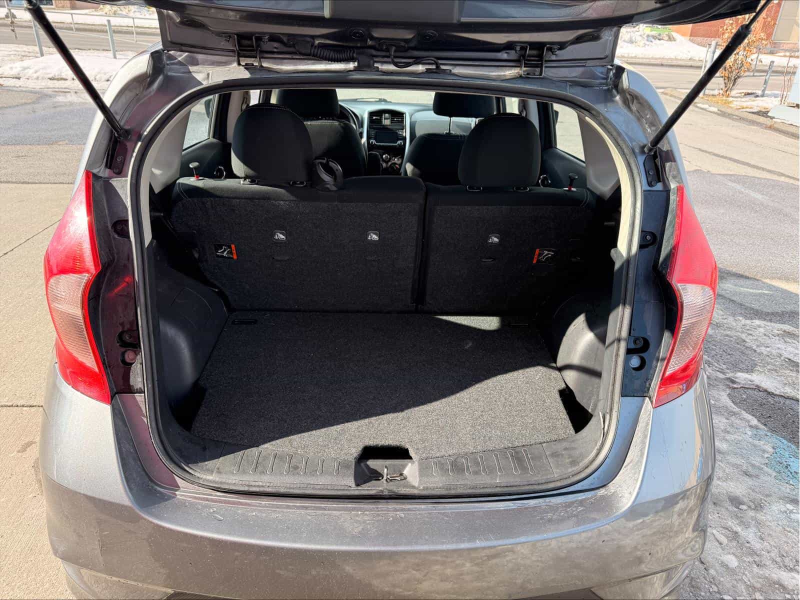 2018 Nissan Versa Note SV - Image 7