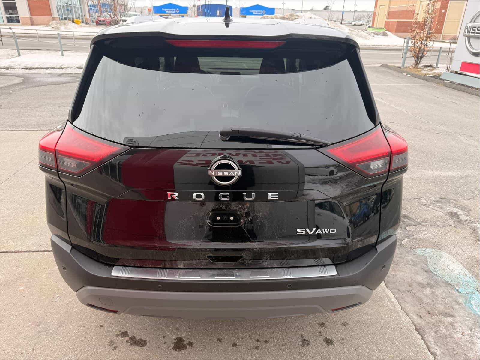 2022 Nissan Rogue SV - Image 3