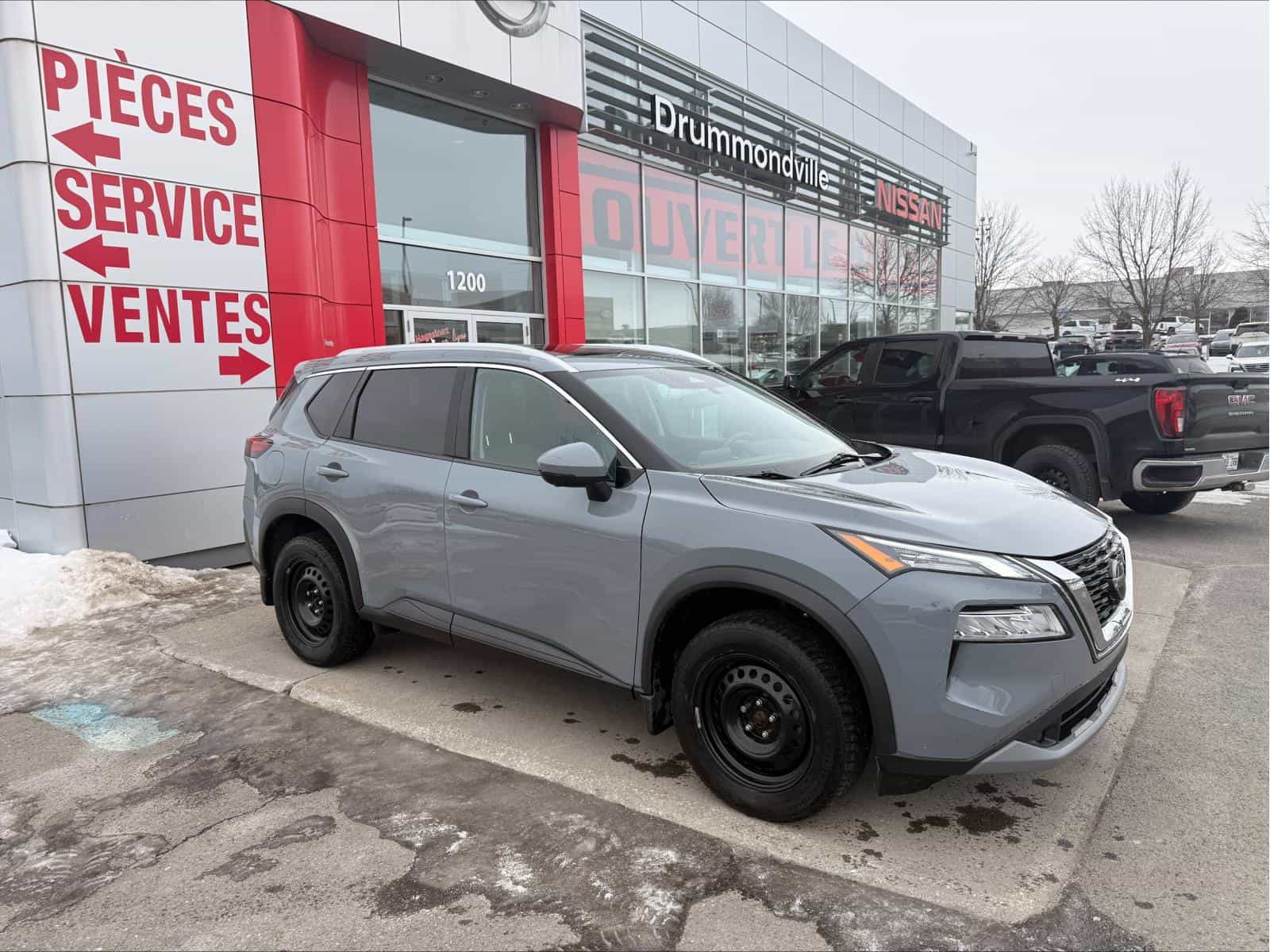 Image 1 Nissan Rogue SV 2021