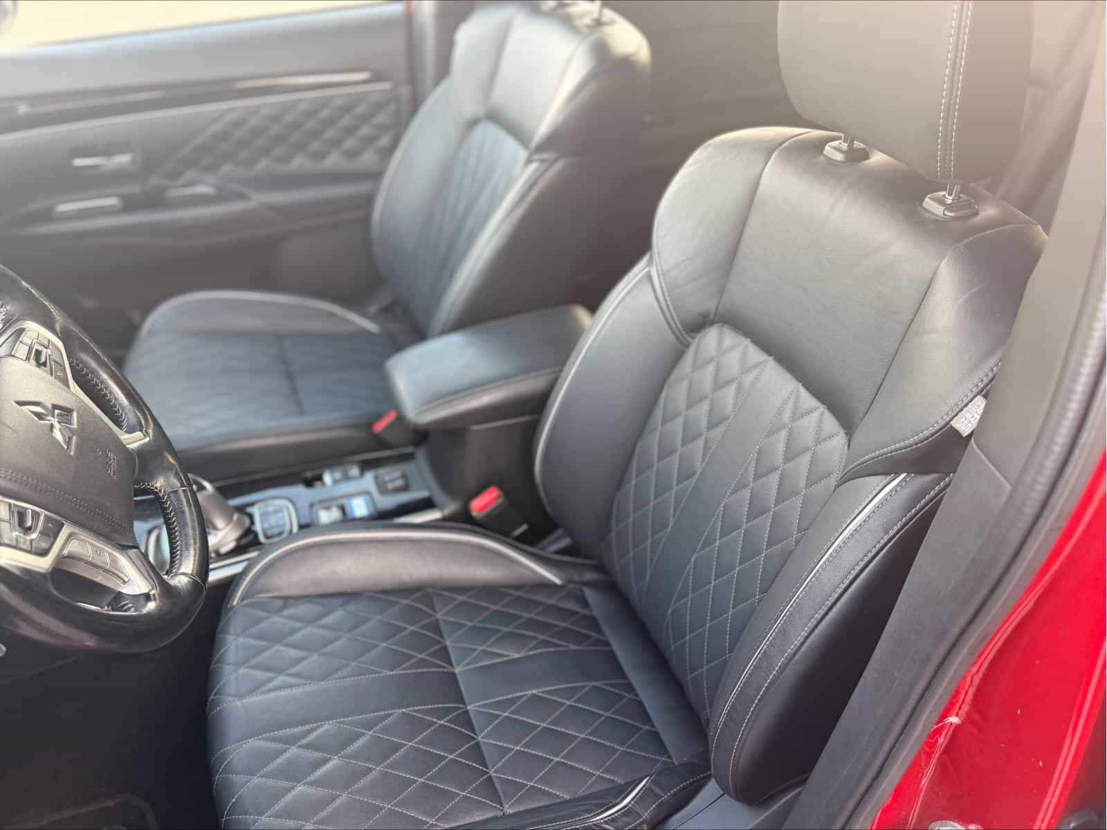 2022 Mitsubishi Outlander Black Edition - Image 8