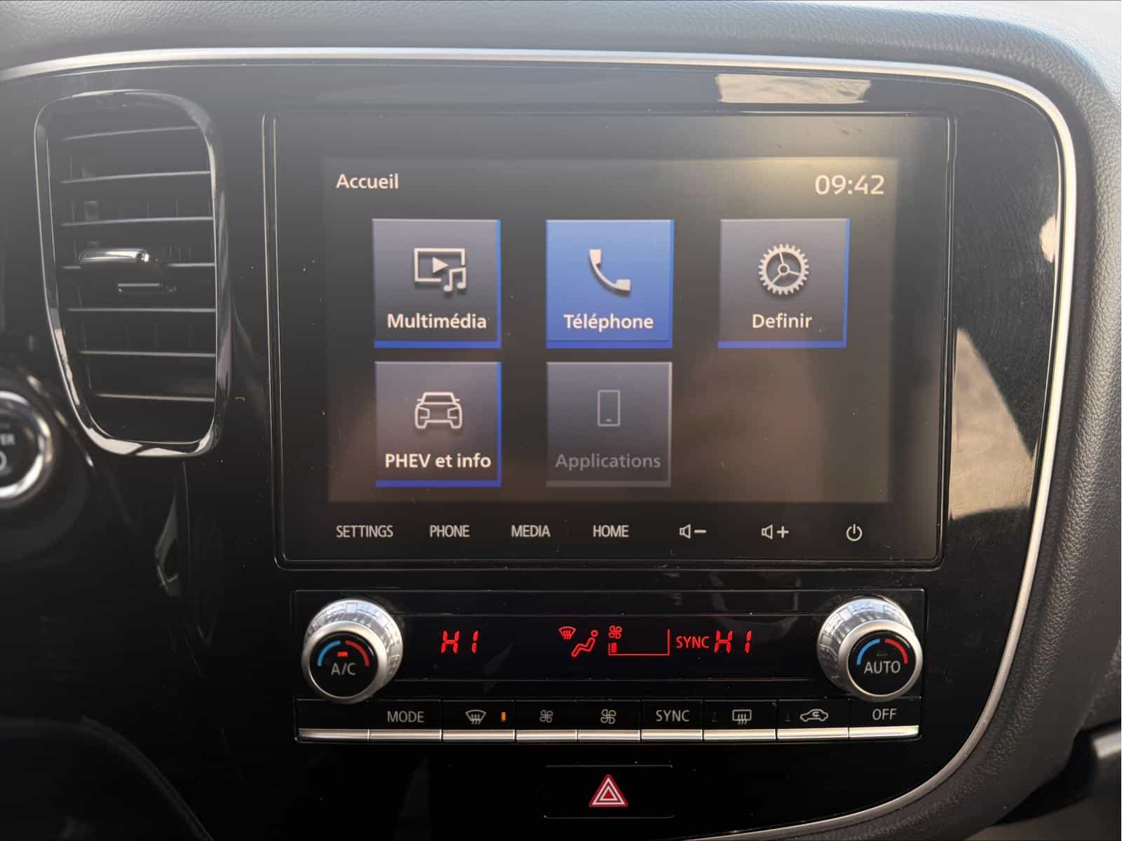 2022 Mitsubishi Outlander Black Edition - Image 13