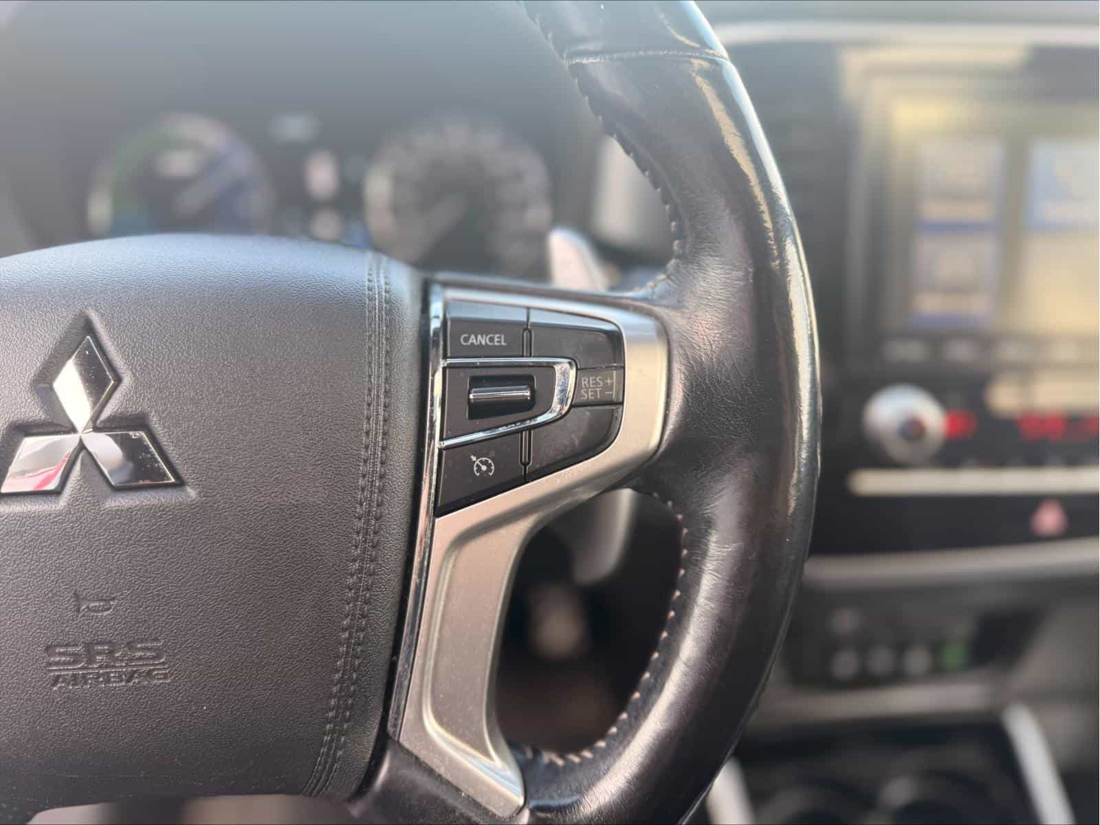 2022 Mitsubishi Outlander Black Edition - Image 11