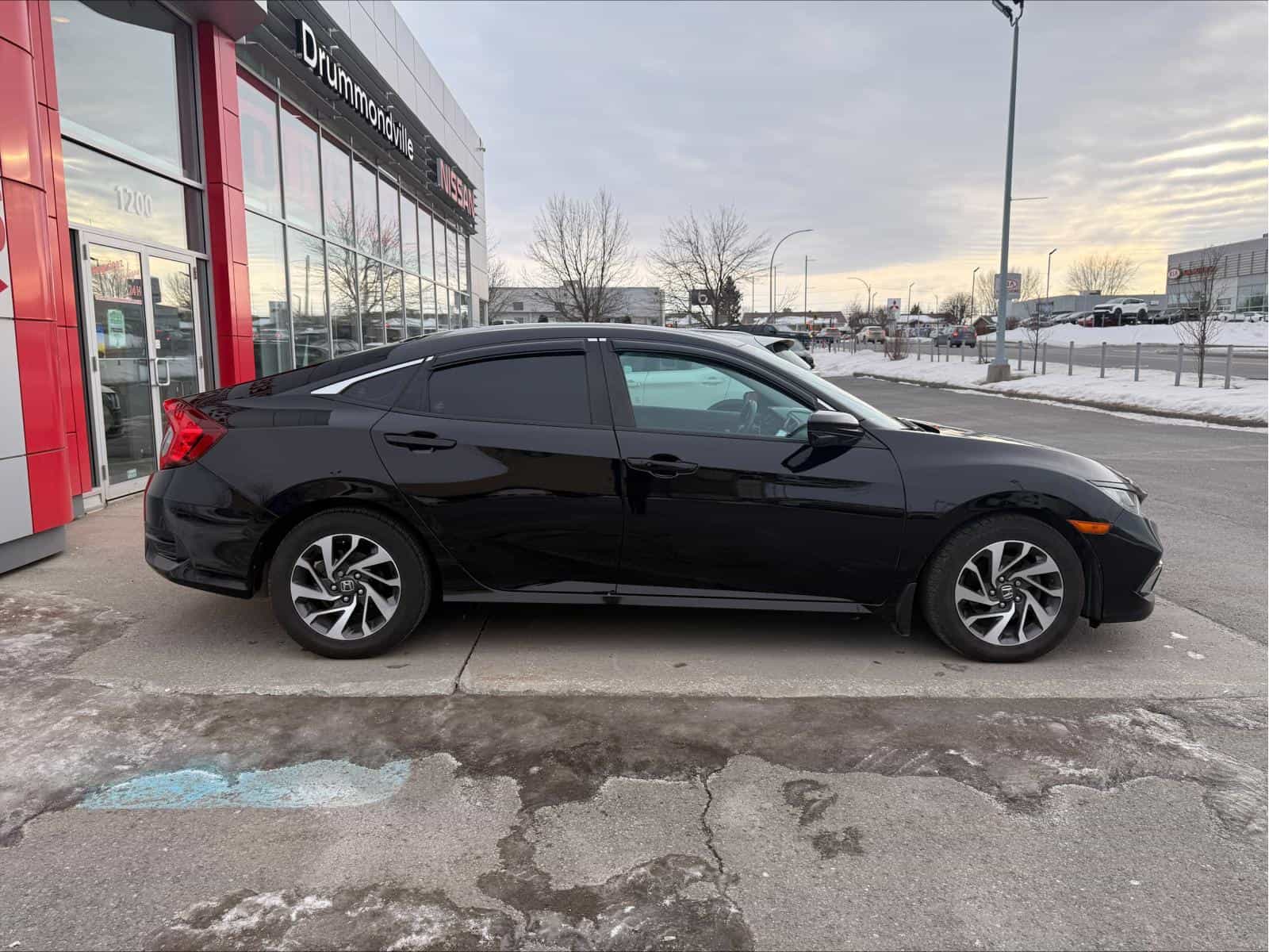 2019 Honda Civic EX - Image 10