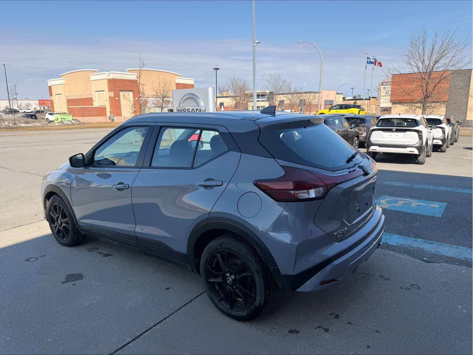 2023 Nissan Kicks SV - Image 6
