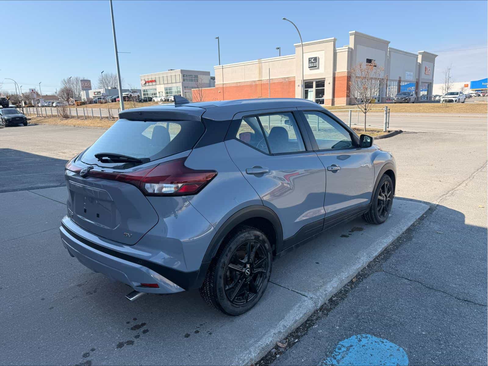 Image 8 Nissan Kicks SV 2023